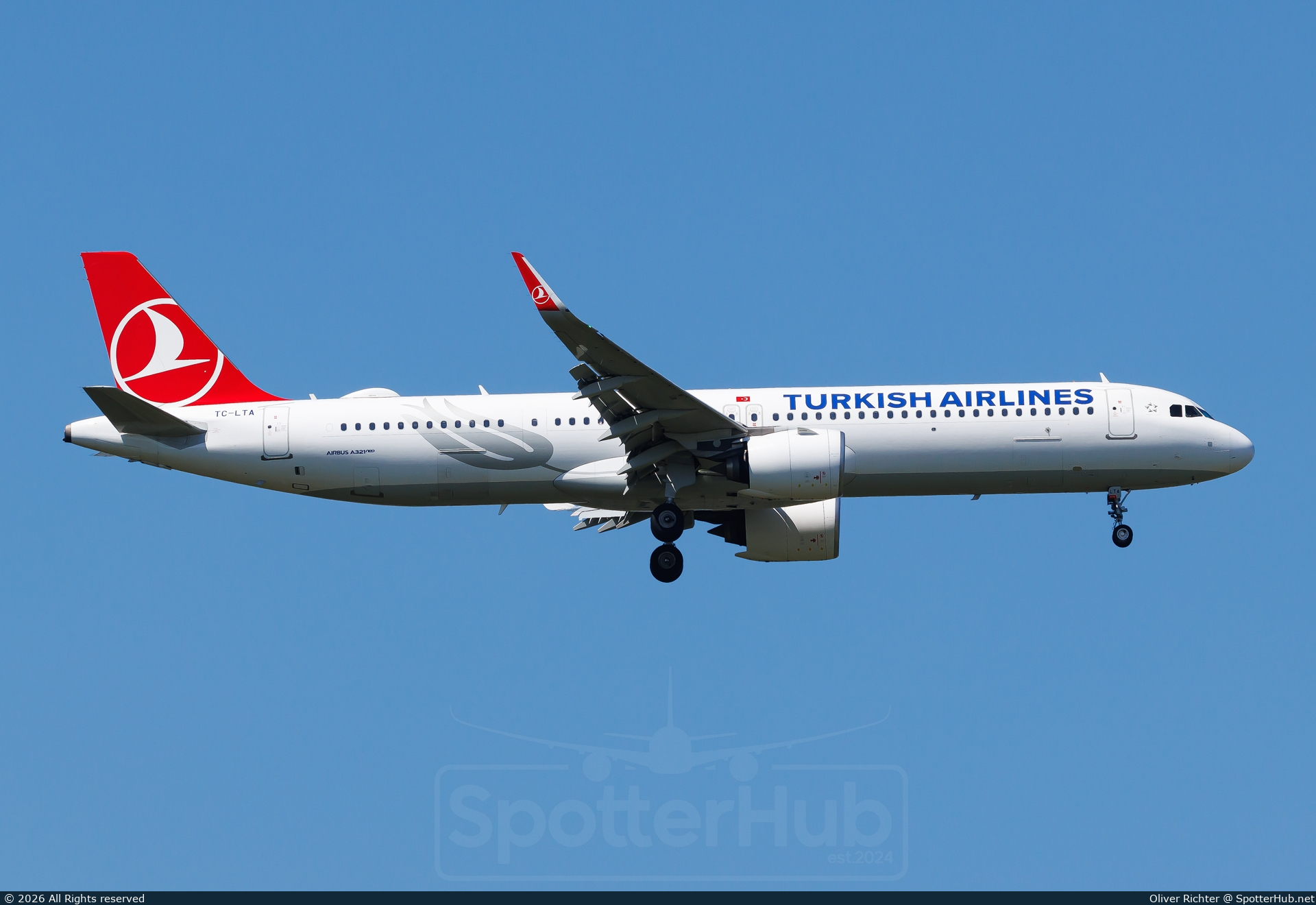 Photo of TC-LTA - Airbus A321-271NX operated by Turkish Airlines