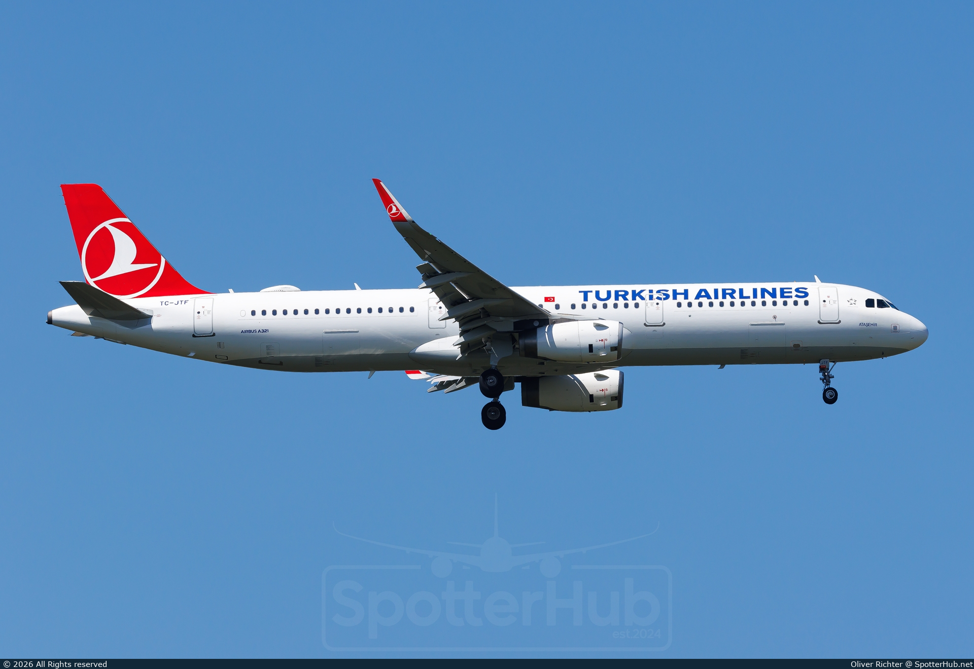 Photo of TC-JTF - Airbus A321-231 operated by Turkish Airlines