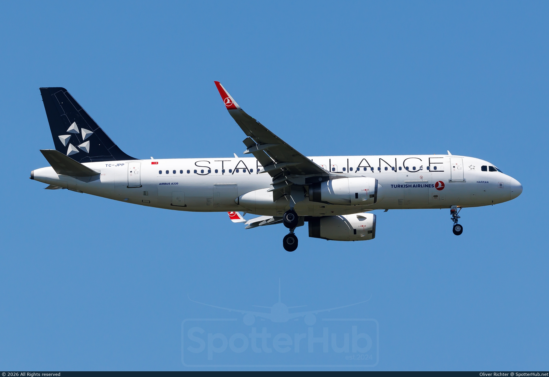 Photo of TC-JPP - Airbus A320-232 operated by Turkish Airlines