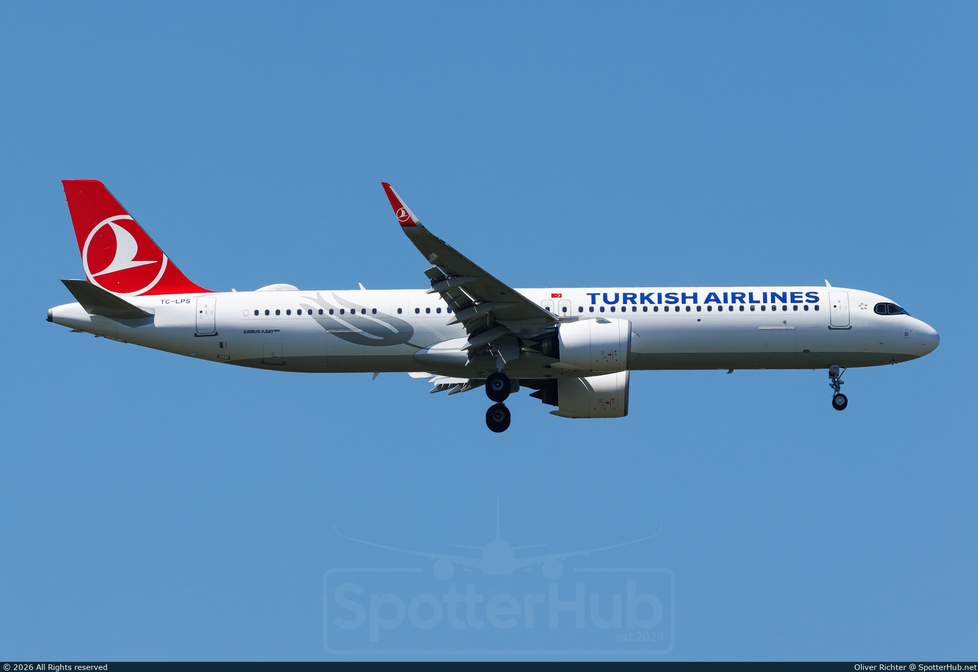 Photo of TC-LPS - Airbus A321-271NX operated by Turkish Airlines