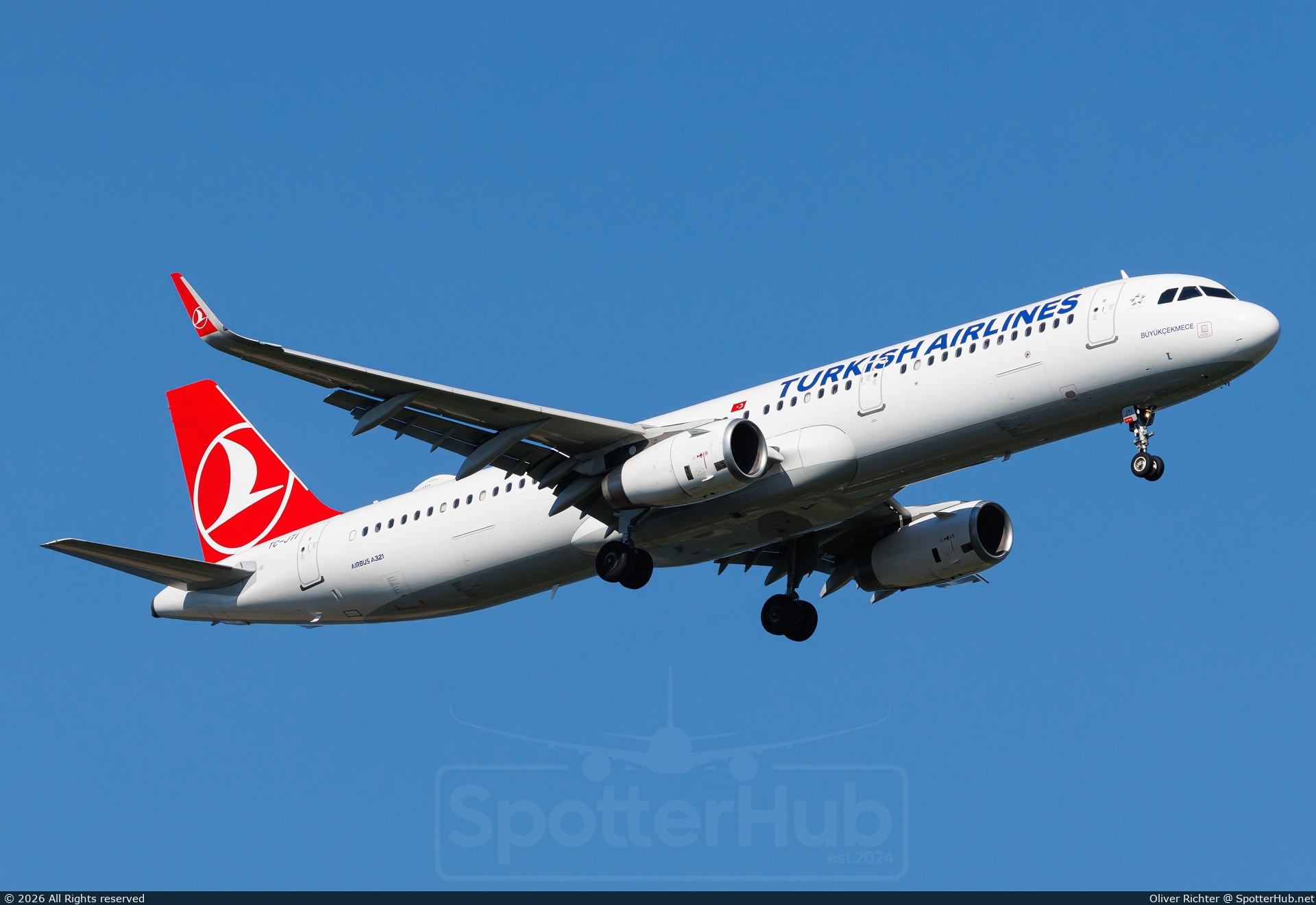 Photo of TC-JTI - Airbus A321-231 operated by Turkish Airlines