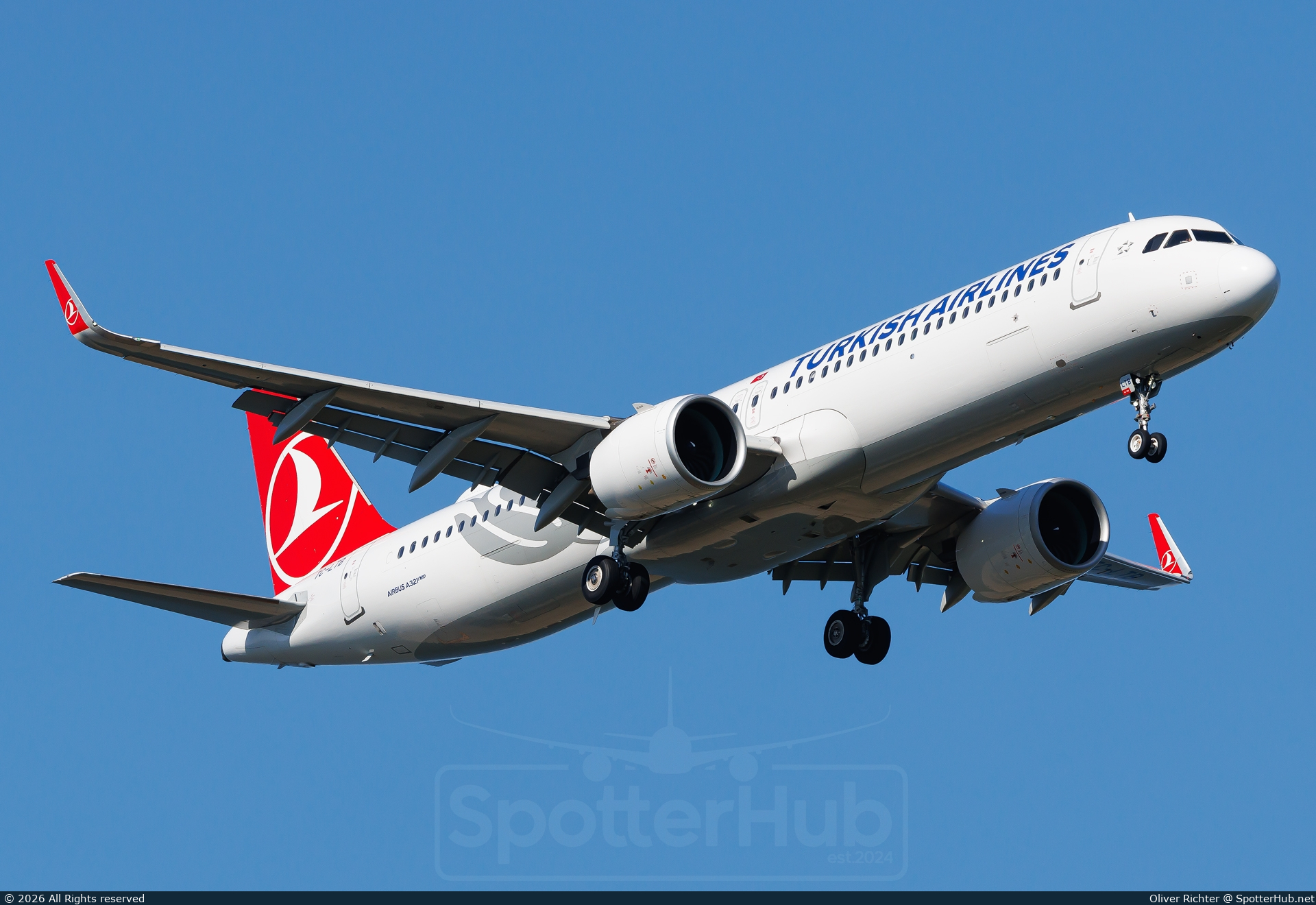 Photo of TC-LTB - Airbus A321-271NX operated by Turkish Airlines