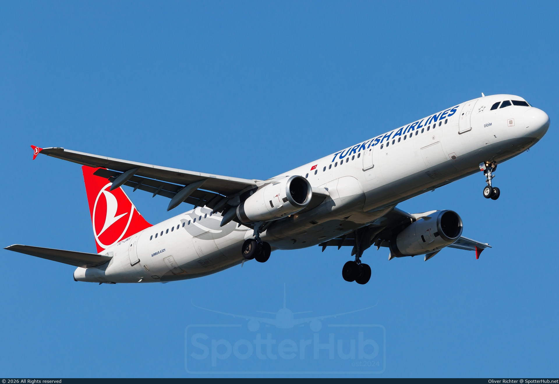 Photo of TC-JMH - Airbus A321-231 operated by Turkish Airlines