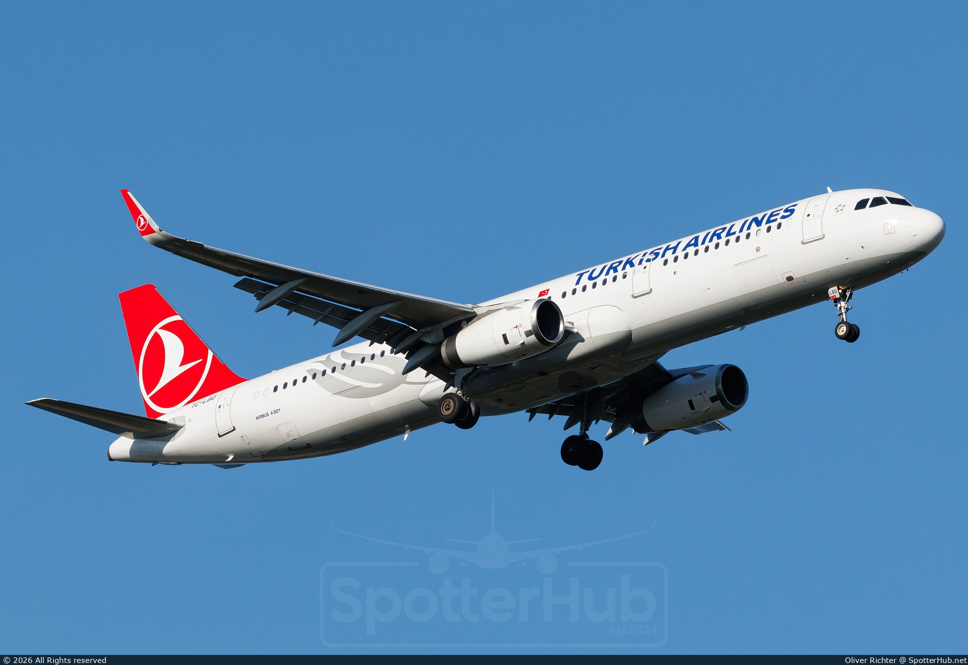 Photo of TC-LBD - Airbus A321-231 operated by Turkish Airlines