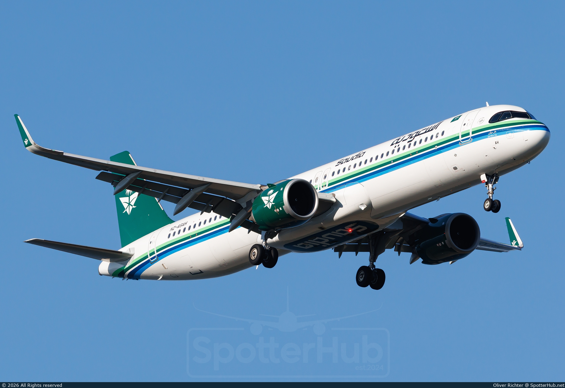 Photo of HZ-ASAH - Airbus A321-251NX operated by Saudia