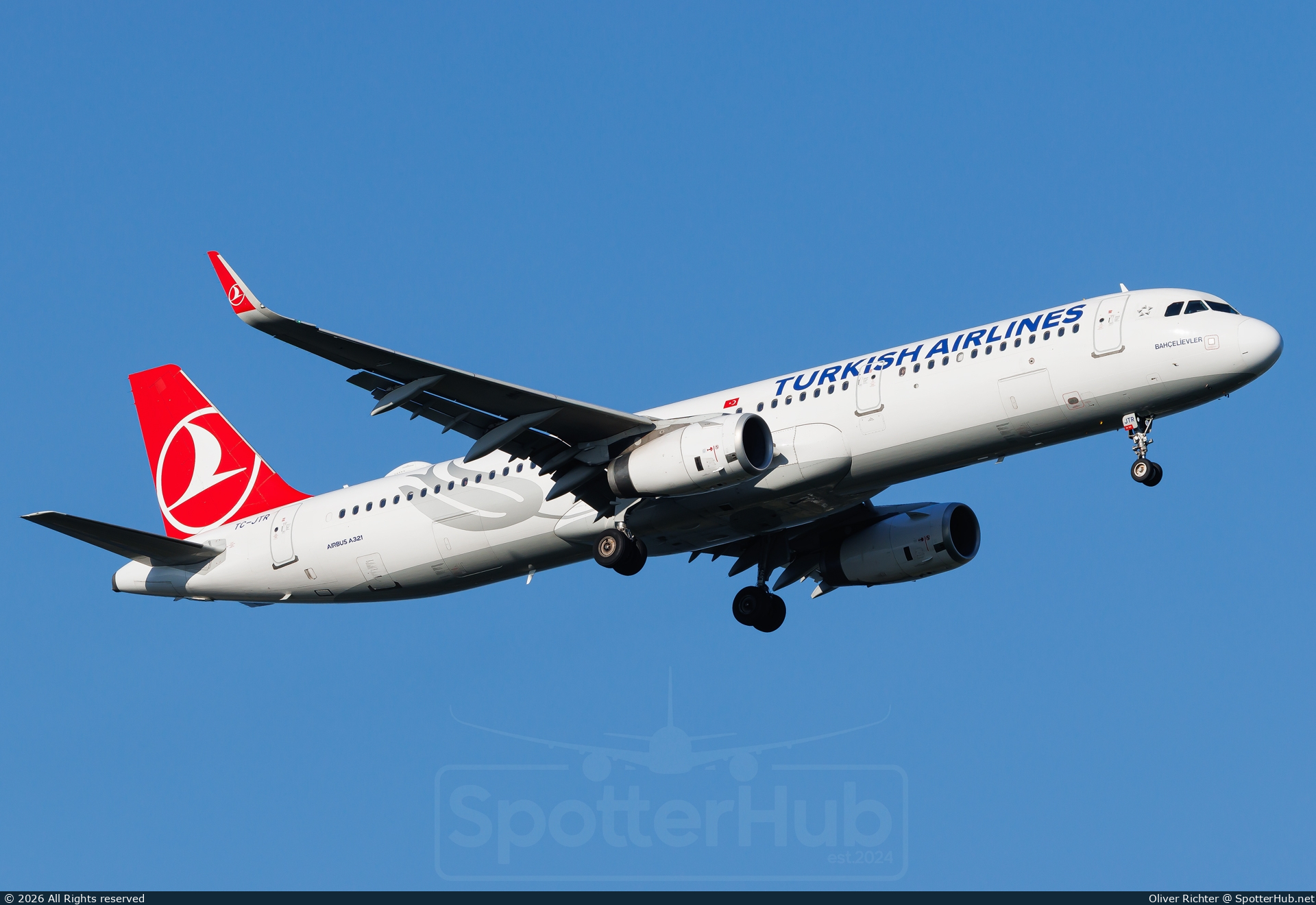 Photo of TC-JTR - Airbus A321-231 operated by Turkish Airlines