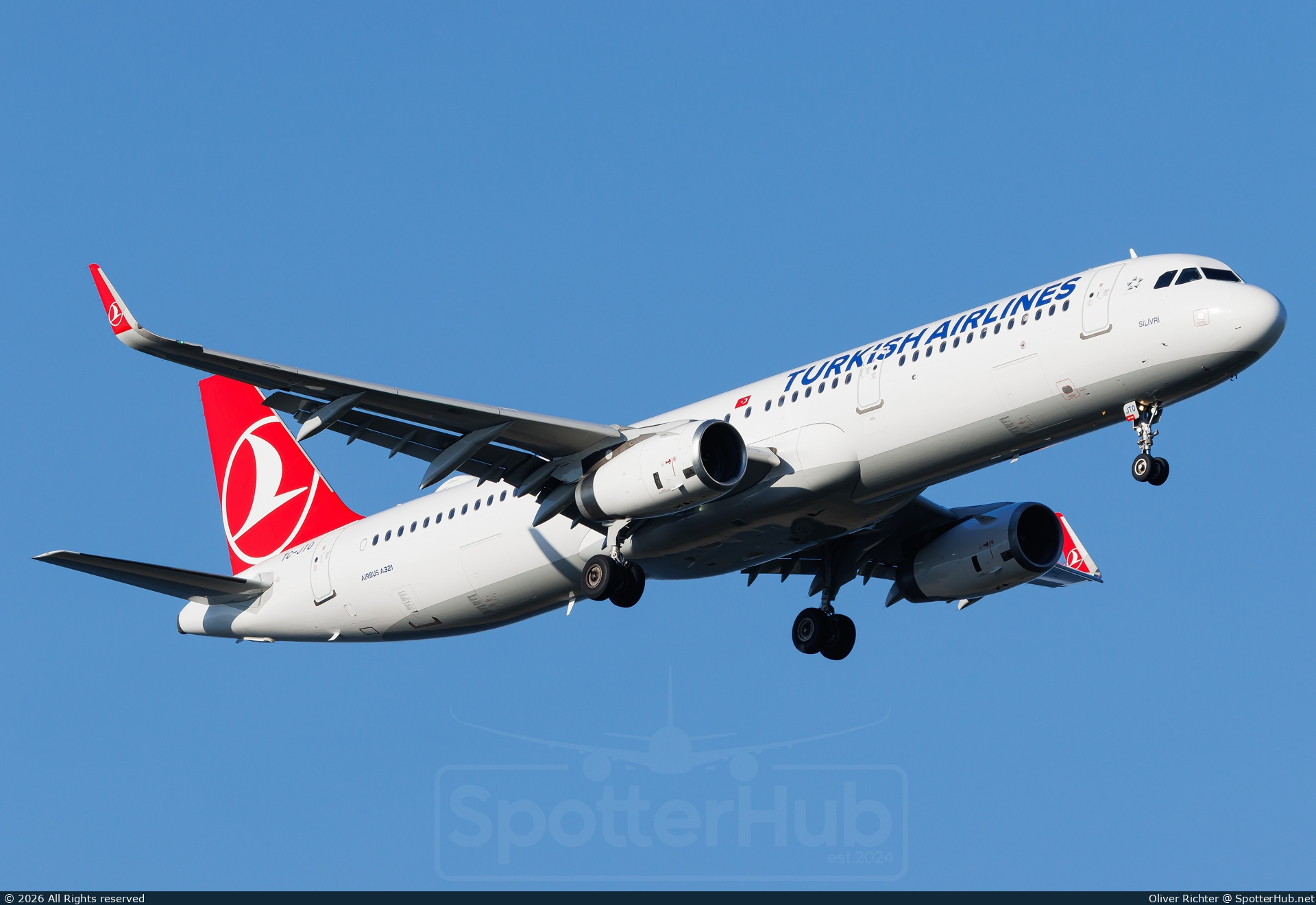 Photo of TC-JTO - Airbus A321-231 operated by Turkish Airlines