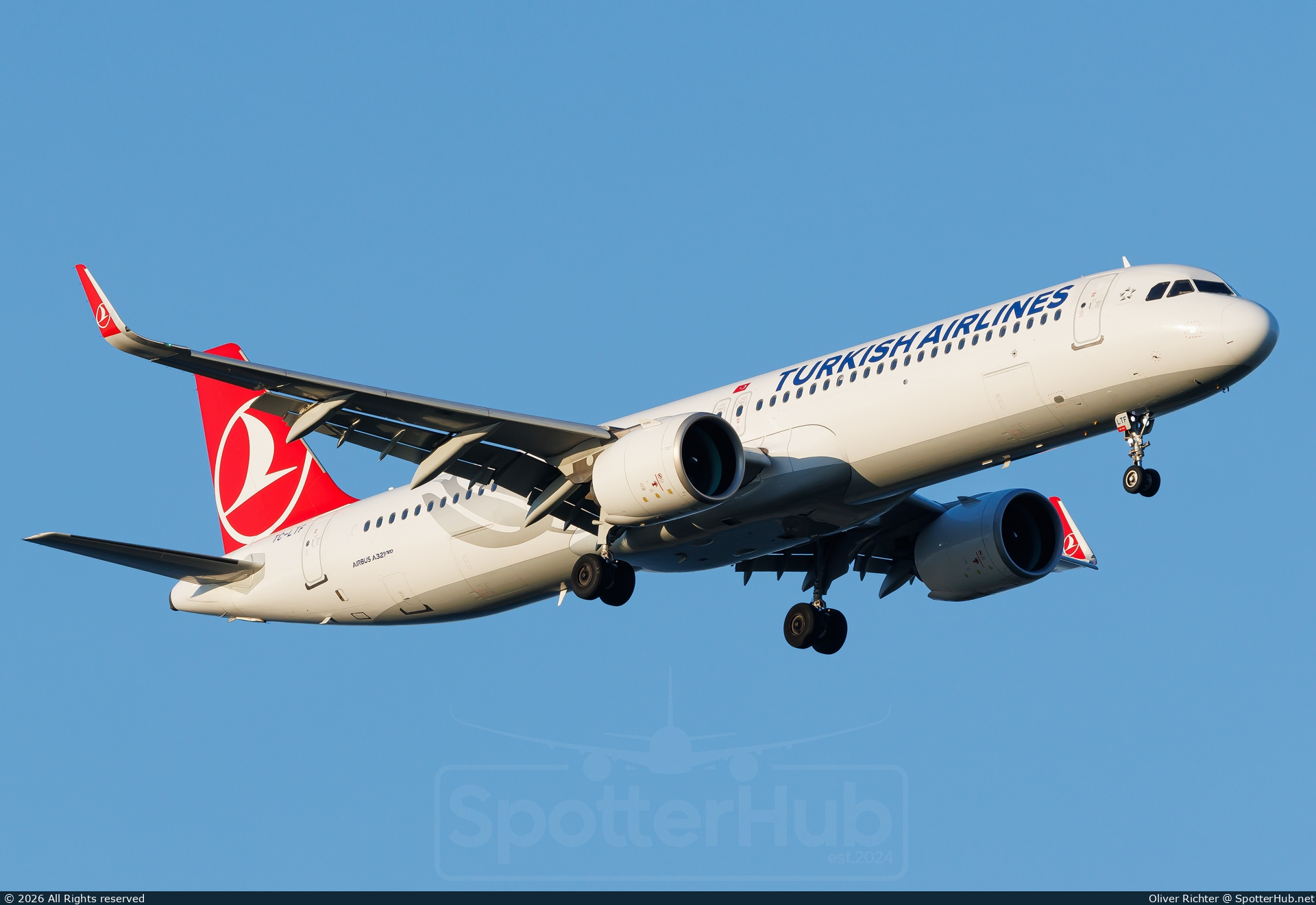 Photo of TC-LTF - Airbus A321-271NX operated by Turkish Airlines
