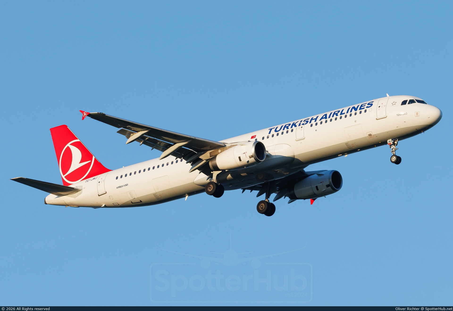 Photo of TC-JMJ - Airbus A321-231 operated by Turkish Airlines