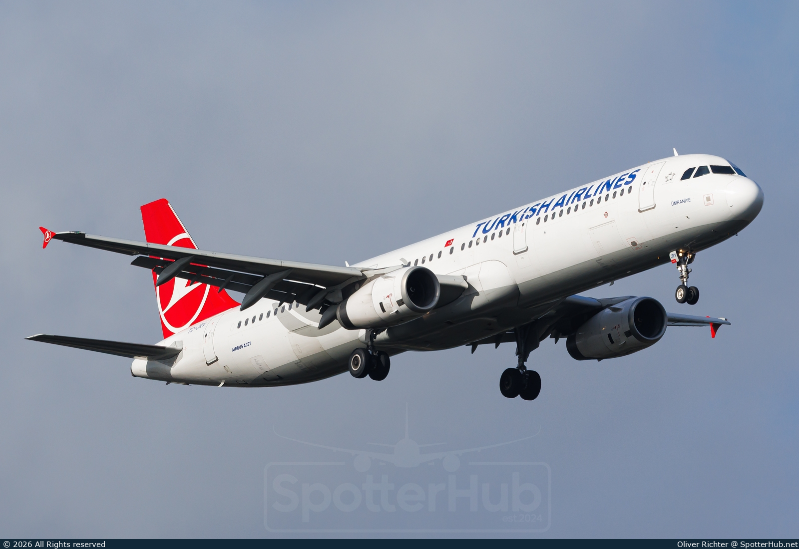 Photo of TC-JRV - Airbus A321-231 operated by Turkish Airlines