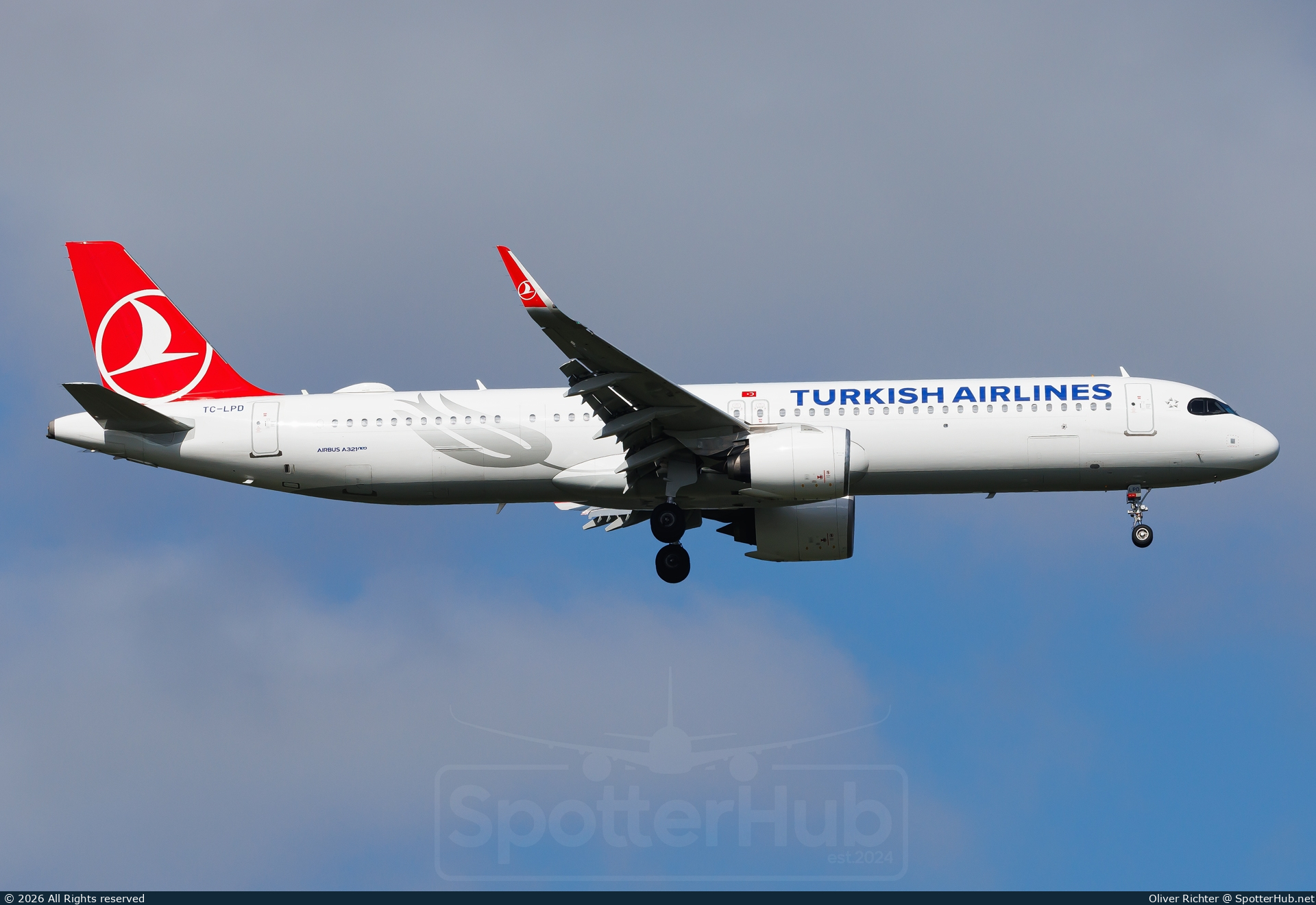 Photo of TC-LPD - Airbus A321-271NX operated by Turkish Airlines