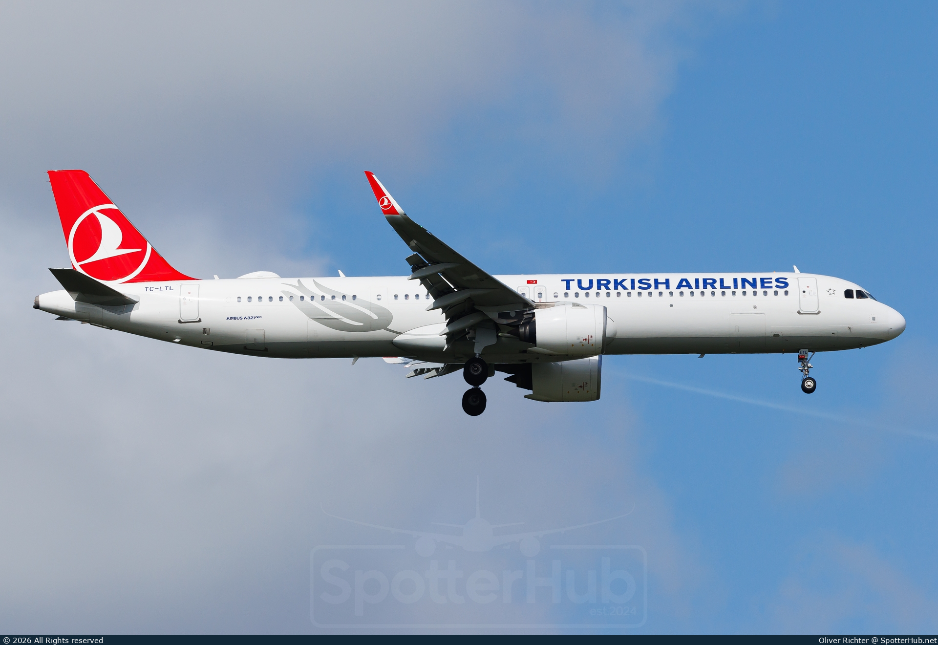 Photo of TC-LTL - Airbus A321-271NX operated by Turkish Airlines