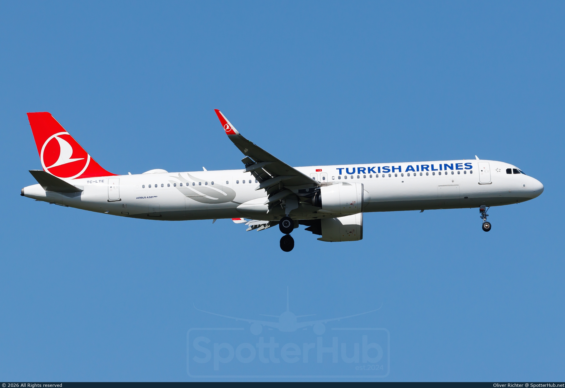 Photo of TC-LTE - Airbus A321-271NX operated by Turkish Airlines