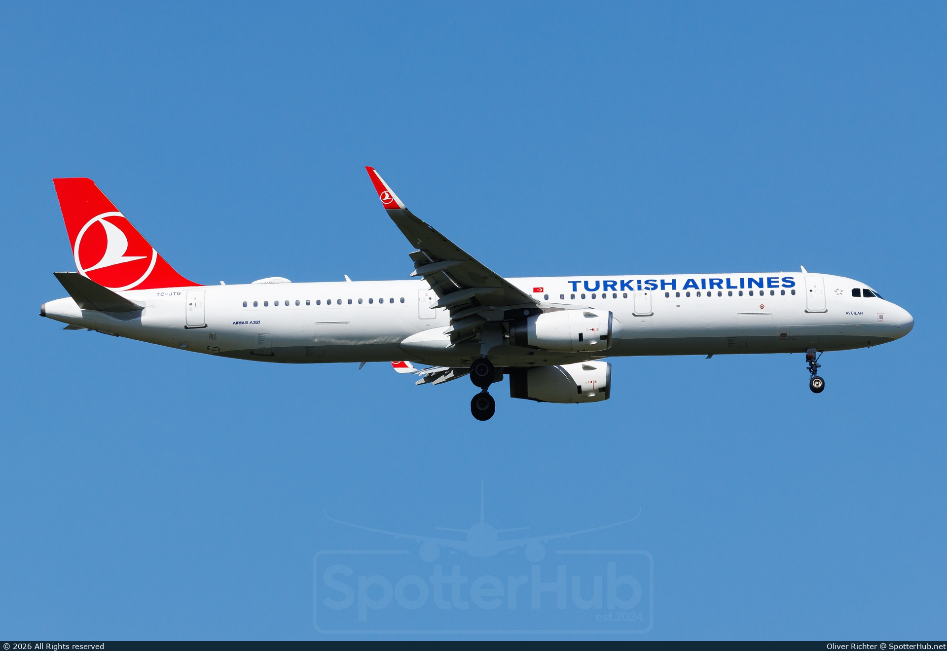 Photo of TC-JTG - Airbus A321-231 operated by Turkish Airlines