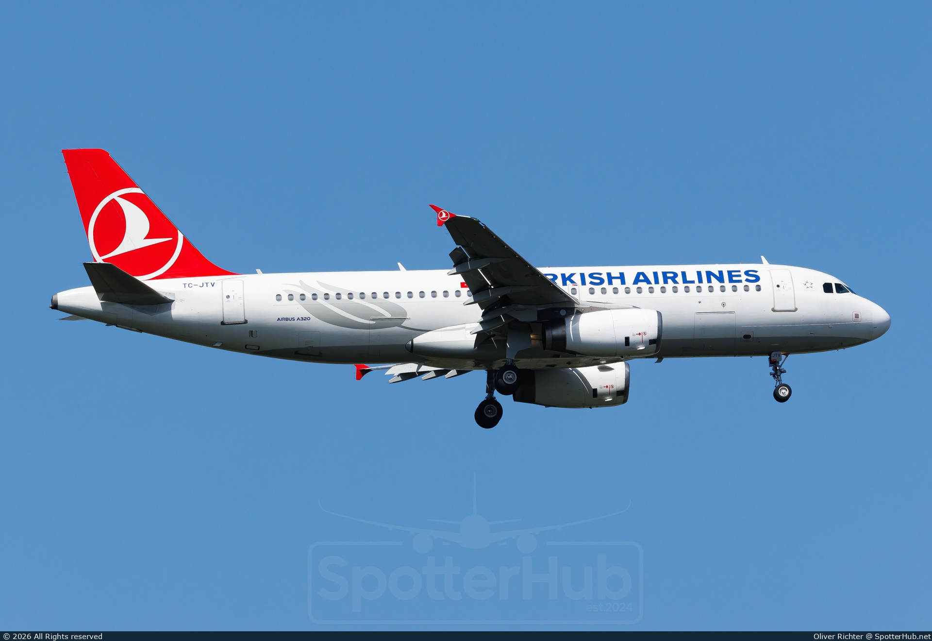 Photo of TC-JTV - Airbus A320-232 operated by Turkish Airlines