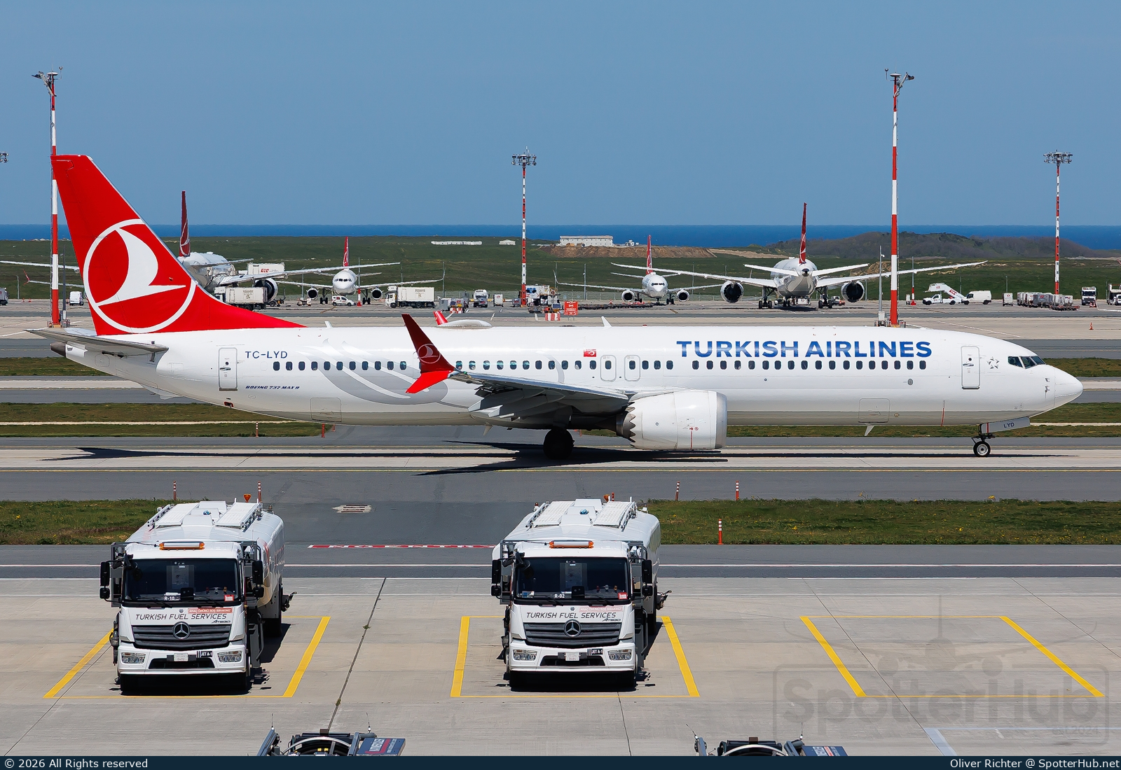 Photo of TC-LYD - Boeing 737 MAX 9 operated by Turkish Airlines