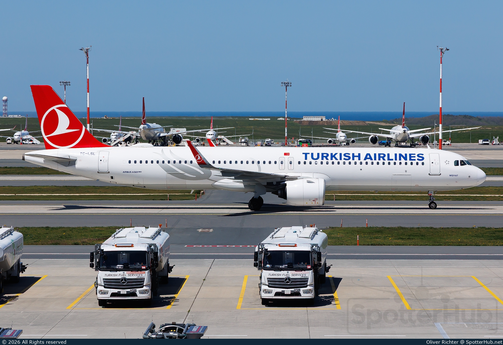 Photo of TC-LSL - Airbus A321-271NX operated by Turkish Airlines