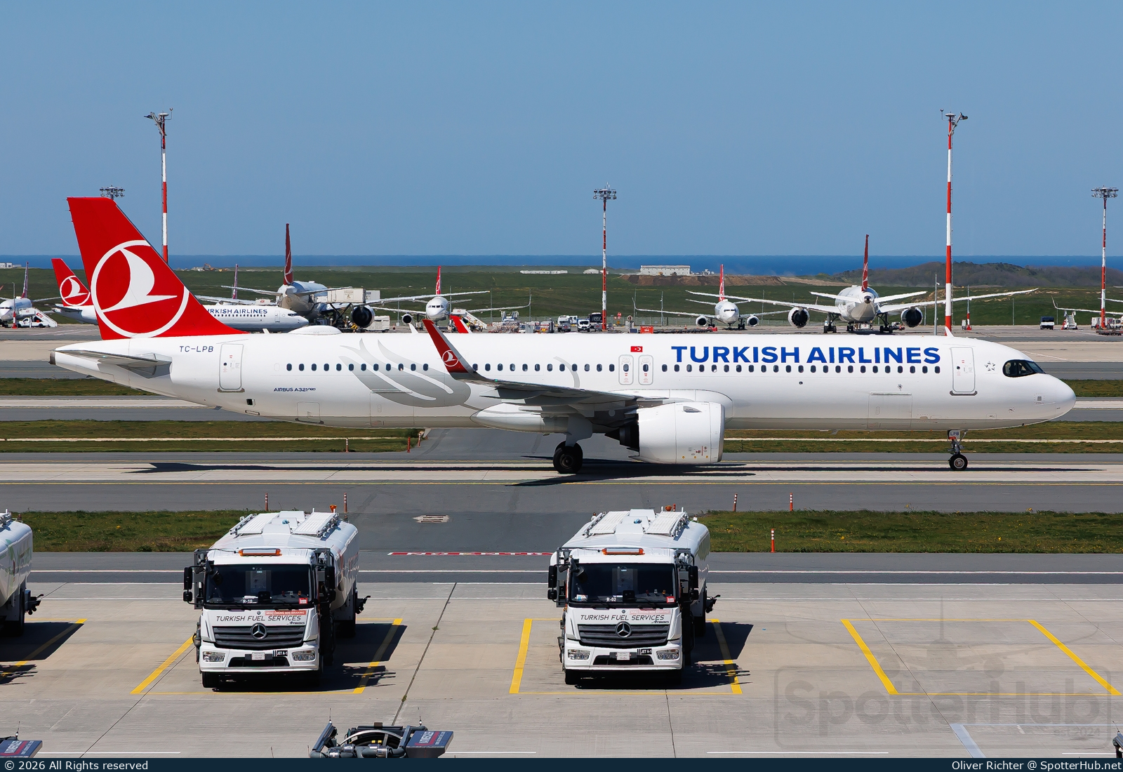 Photo of TC-LPB - Airbus A321-271NX operated by Turkish Airlines