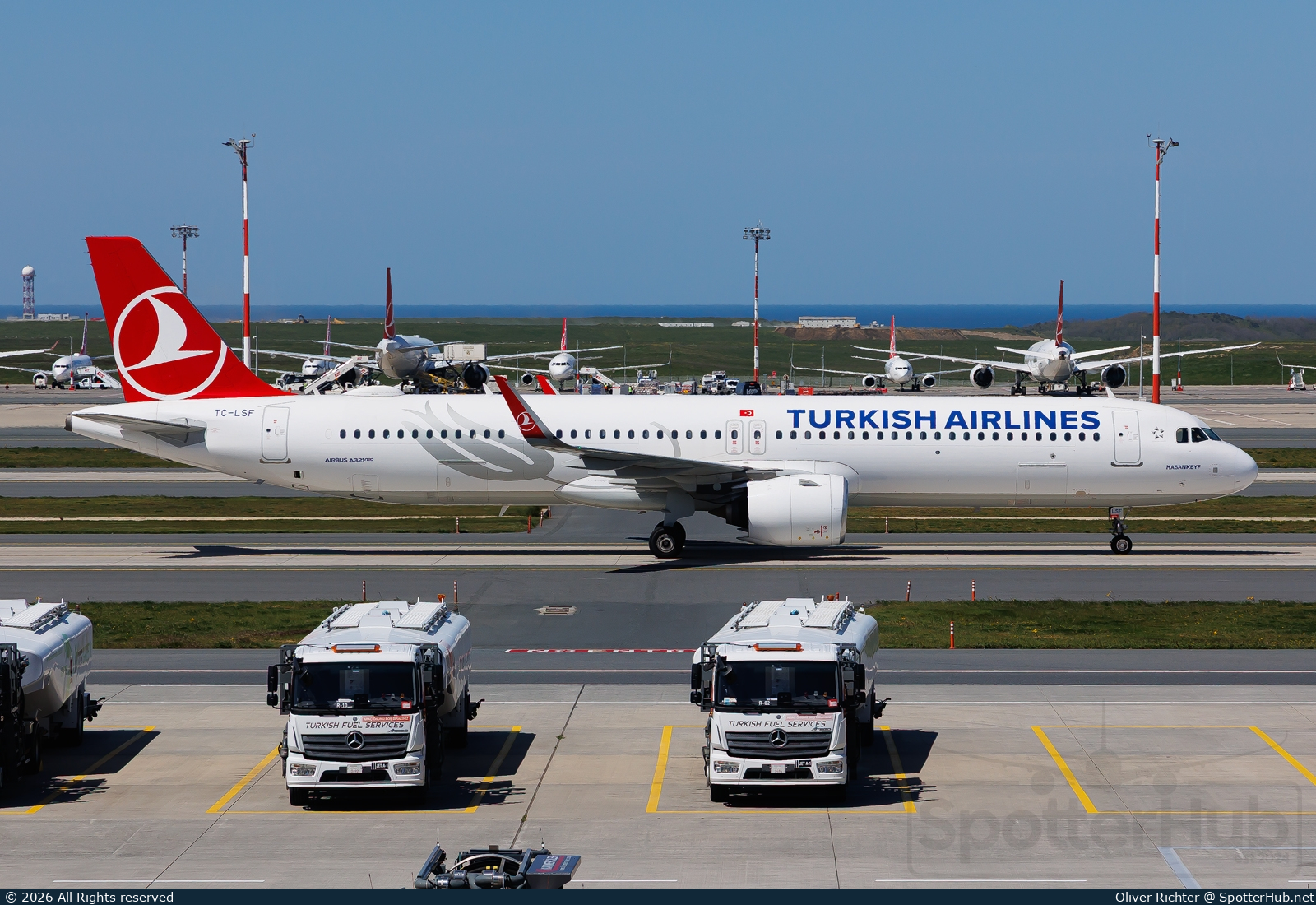 Photo of TC-LSF - Airbus A321-271NX operated by Turkish Airlines