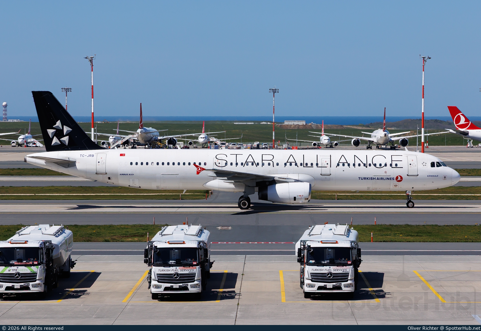 Photo of TC-JRB - Airbus A321-231 operated by Turkish Airlines