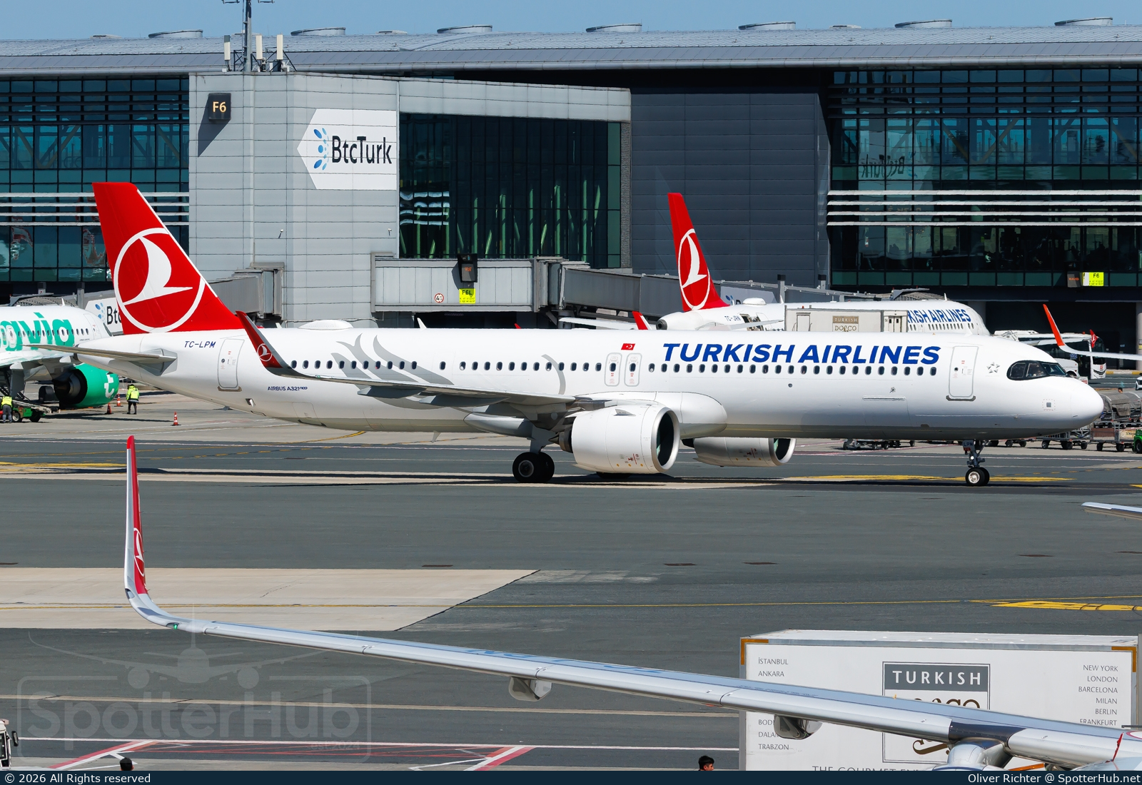 Photo of TC-LPM - Airbus A321-271NX operated by Turkish Airlines