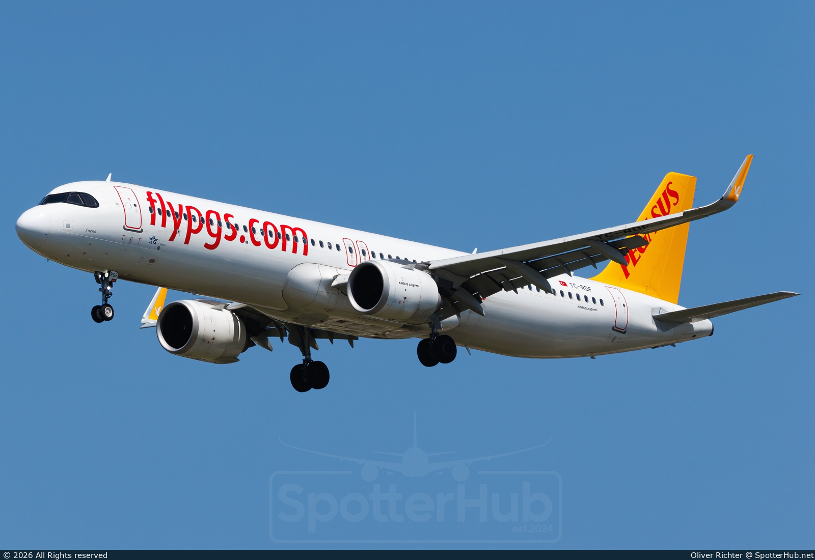 Photo of TC-RDF - Airbus A321-251NX operated by Pegasus Airlines