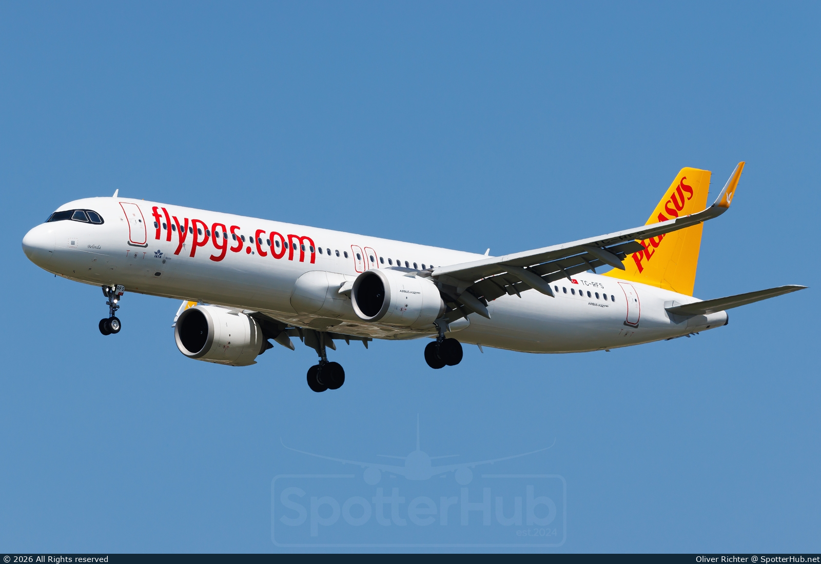 Photo of TC-RFS - Airbus A321-251NX operated by Pegasus Airlines