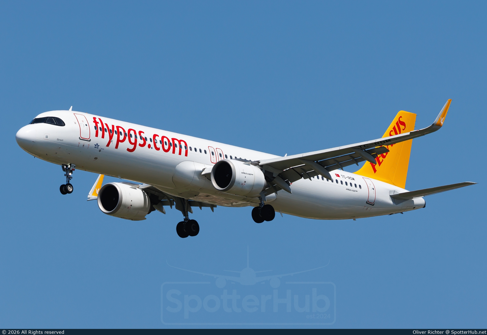 Photo of TC-RDM - Airbus A321-251NX operated by Pegasus Airlines