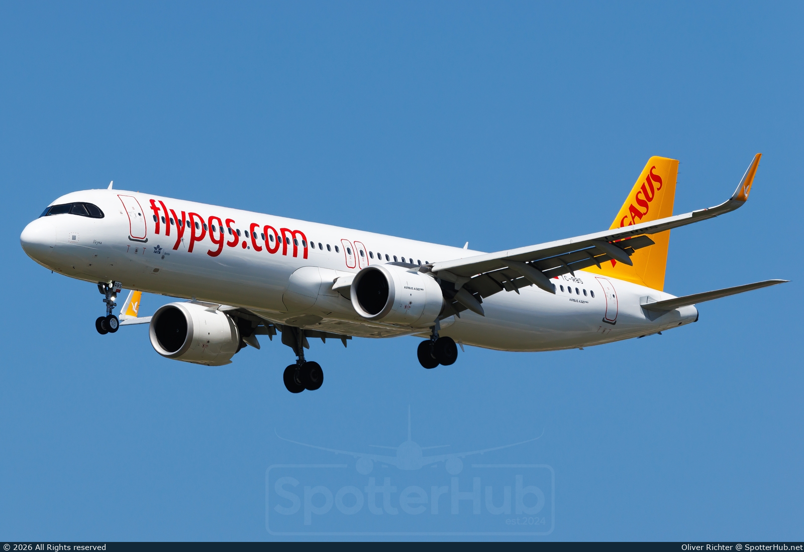 Photo of TC-RBS - Airbus A321-251NX operated by Pegasus Airlines