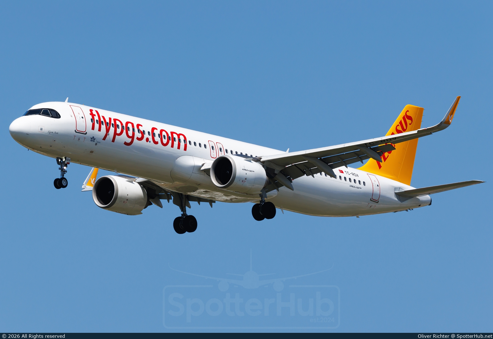 Photo of TC-RDV - Airbus A321-251NX operated by Pegasus Airlines