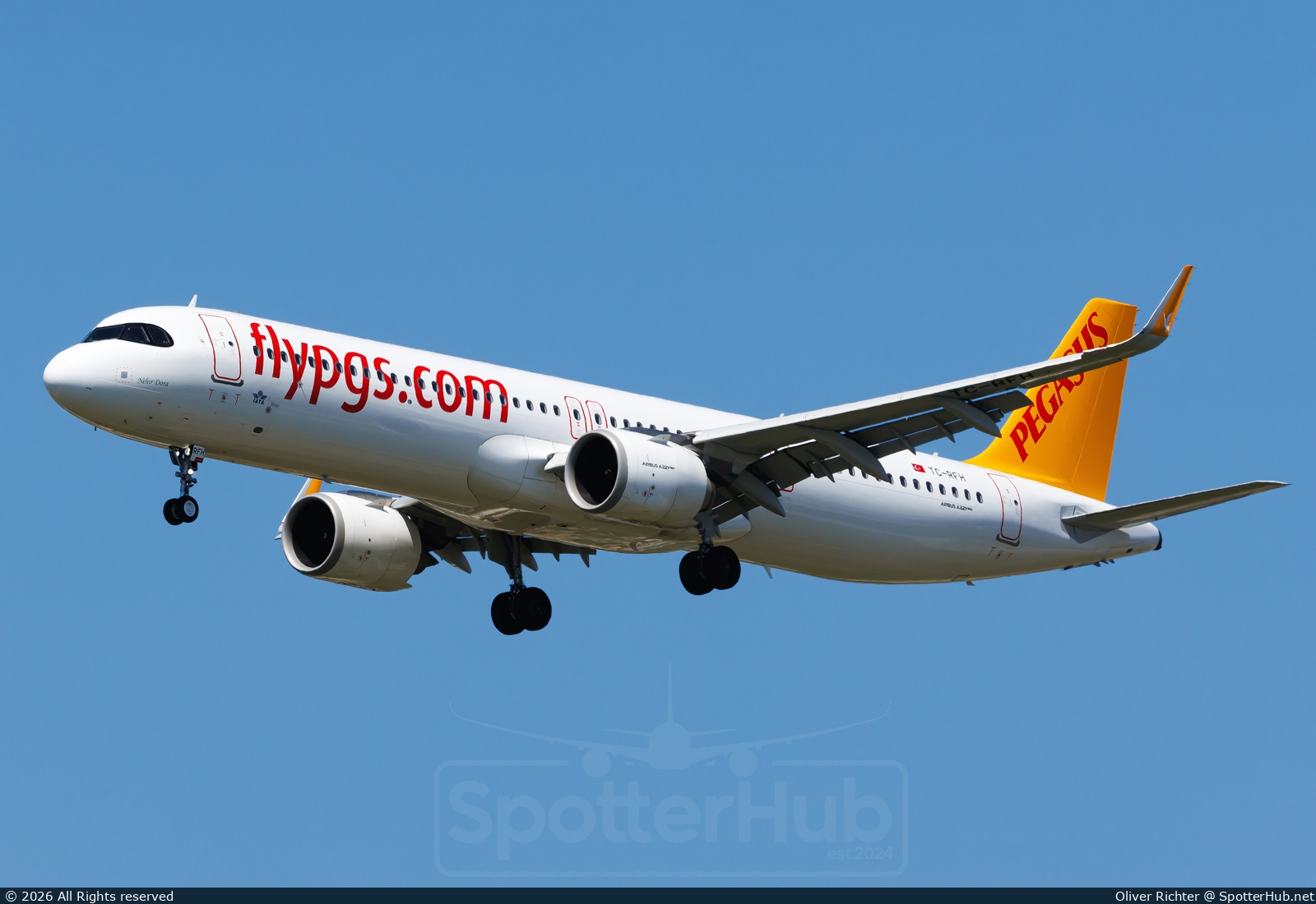 Photo of TC-RFH - Airbus A321-251NX operated by Pegasus Airlines