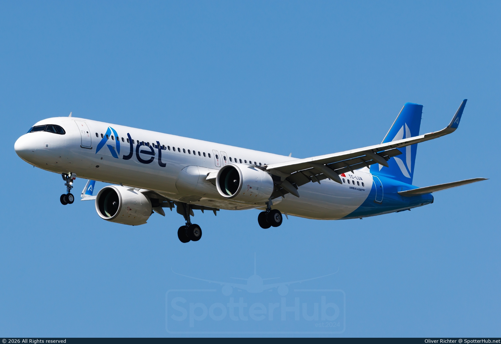 Photo of TC-LUA - Airbus A321-271NX operated by AJet