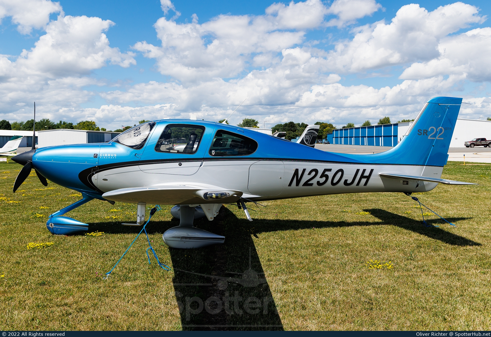 Photo of N250JH - Cirrus SR22 G5 GTS operated by Private
