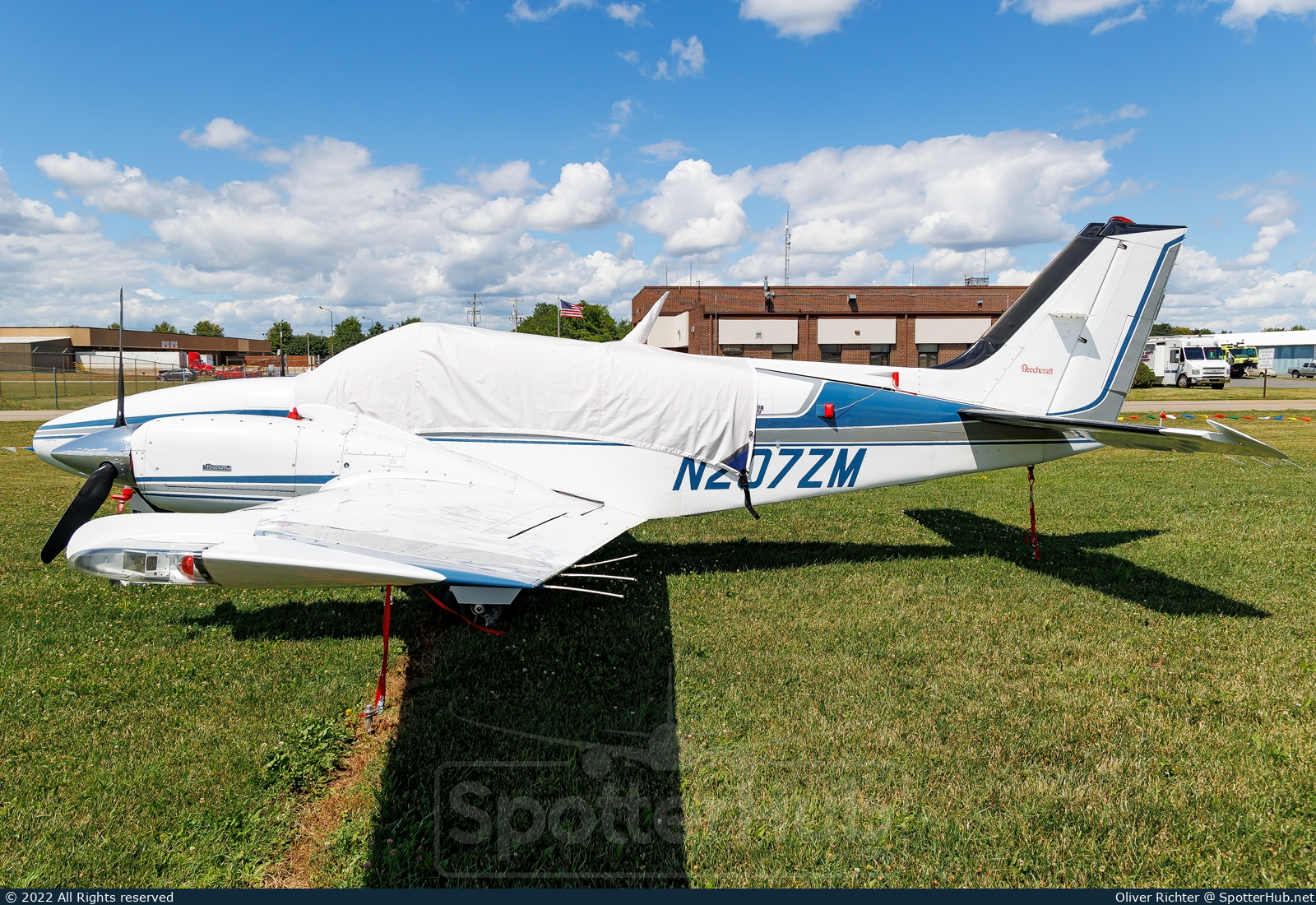 Photo of N207ZM - Beechcraft 58 Baron operated by Private