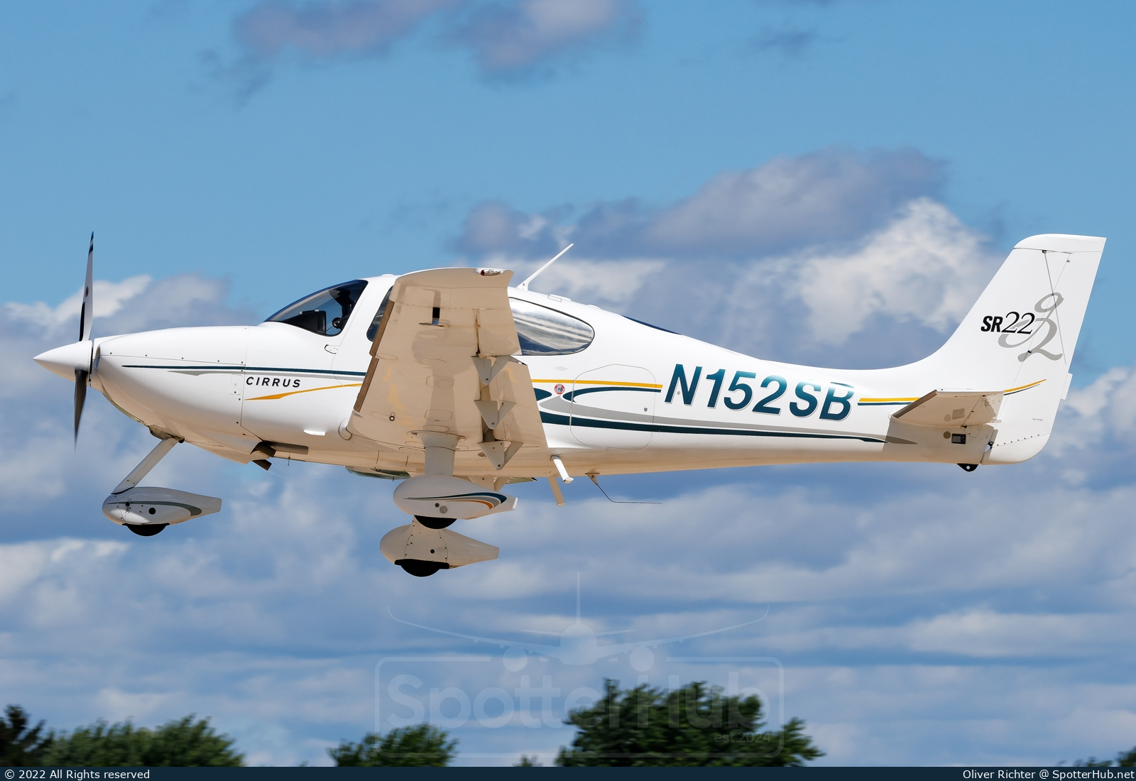 Photo of N152SB - Cirrus SR22 G2 operated by Private