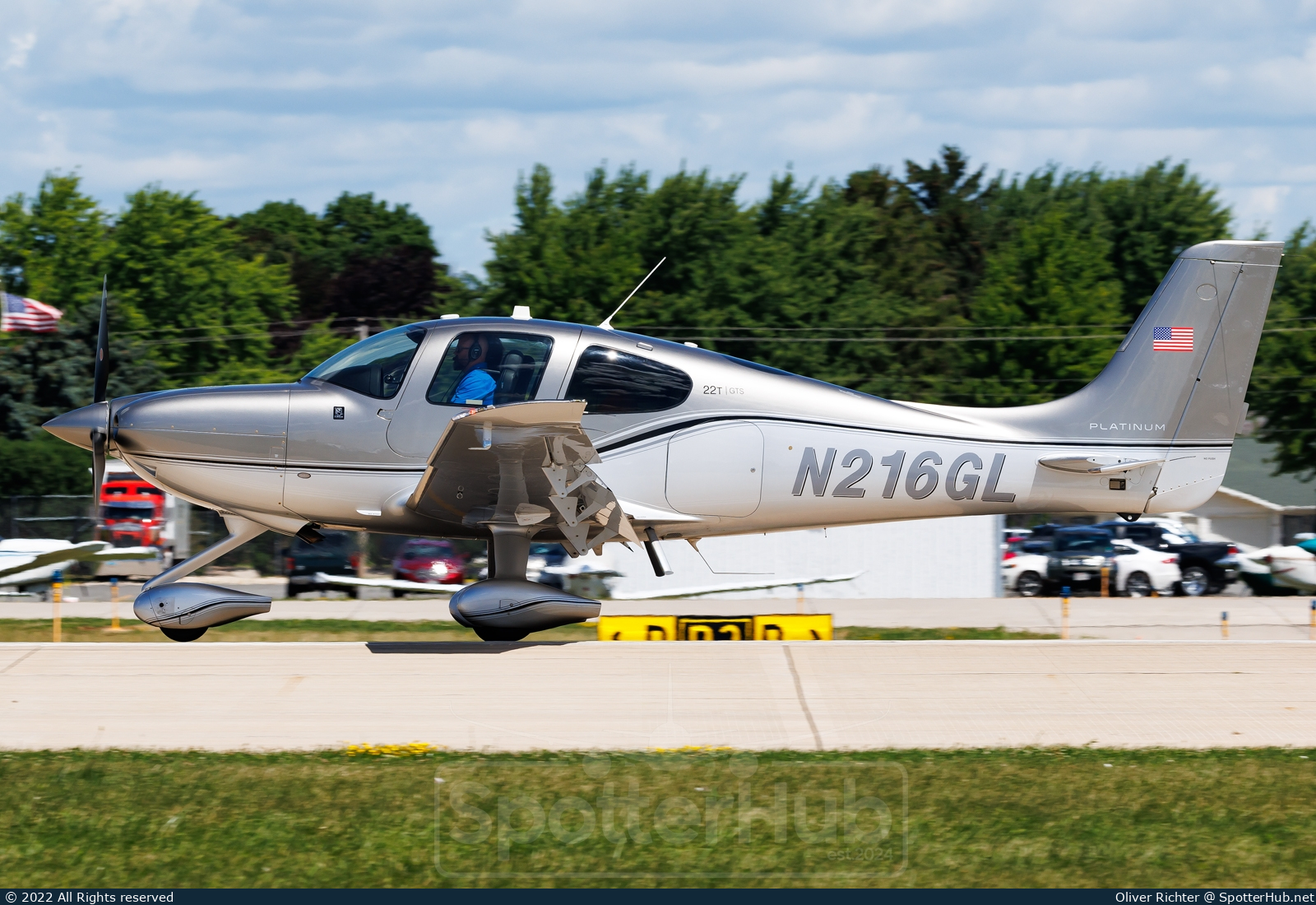 Photo of N216GL - Cirrus SR22T G6 GTS operated by Private