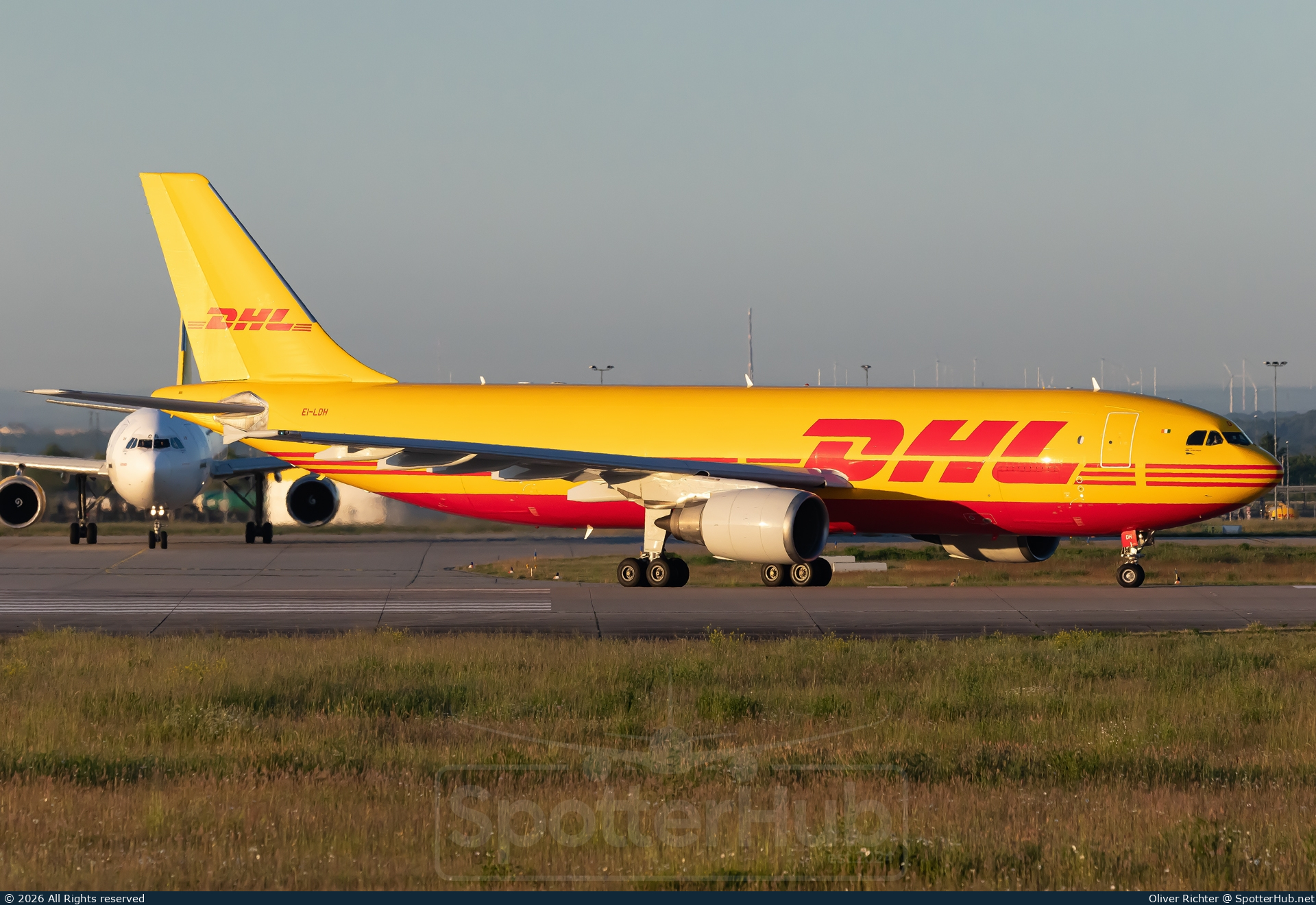 Photo of EI-LDH - Airbus A300F4-605R operated by ASL Airlines Ireland