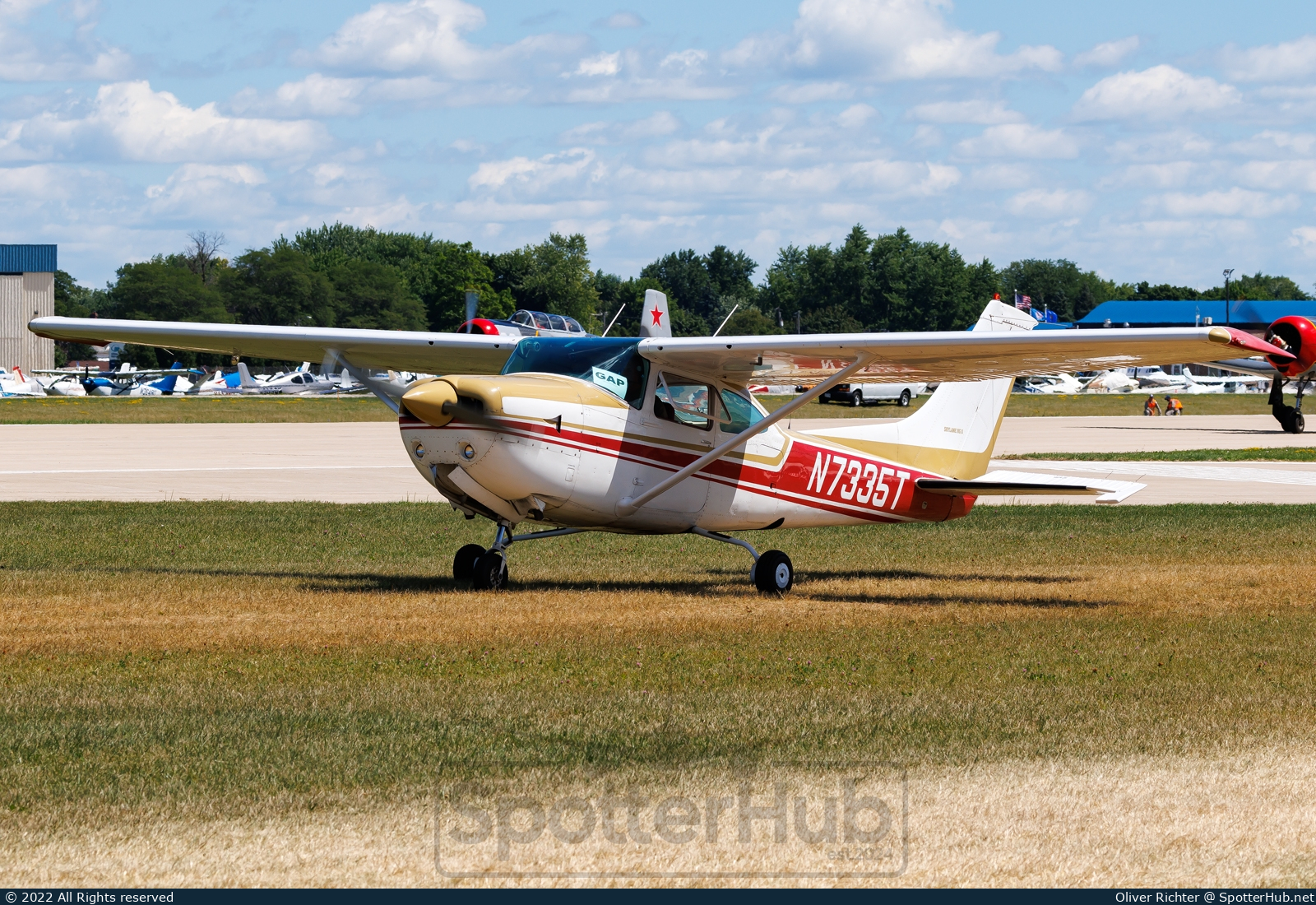 Photo of N7335T - Cessna R182 Skylane RG II operated by Private