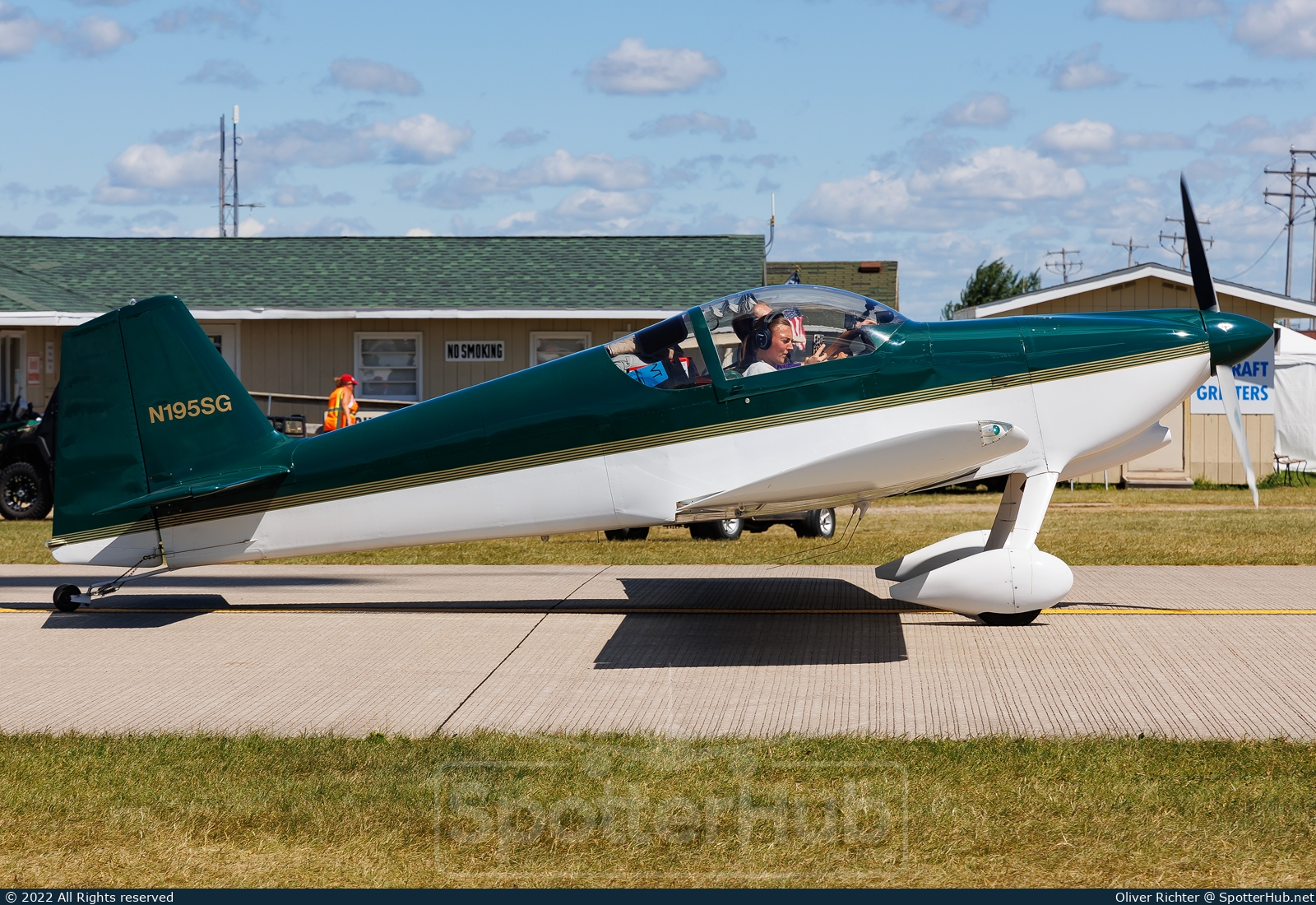 Photo of N195SG - Vans RV-6 operated by Private