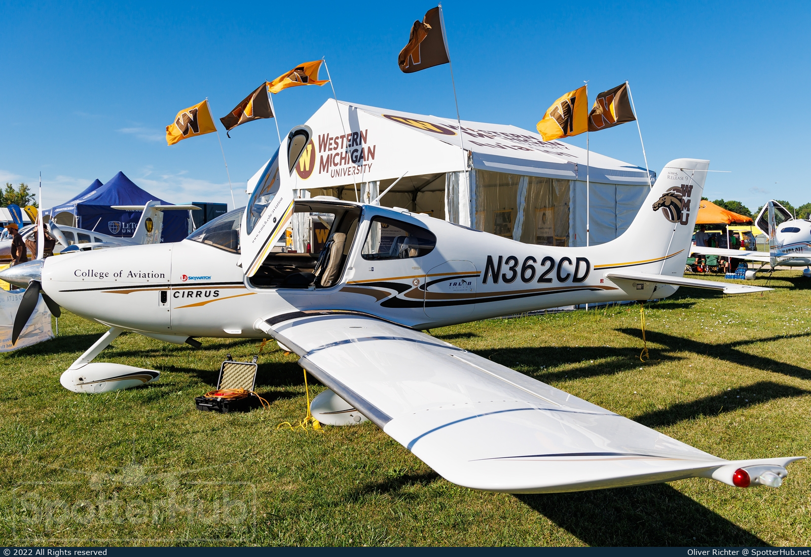 Photo of N362CD - Cirrus SR22 G2 operated by Western Michigan University College of Aviation