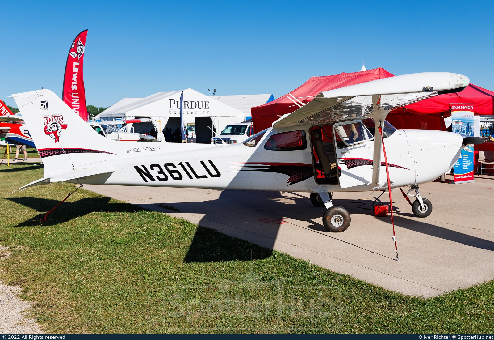 Photo of N361LU - Cessna 172S Skyhawk SP operated by Lewis University Flyers