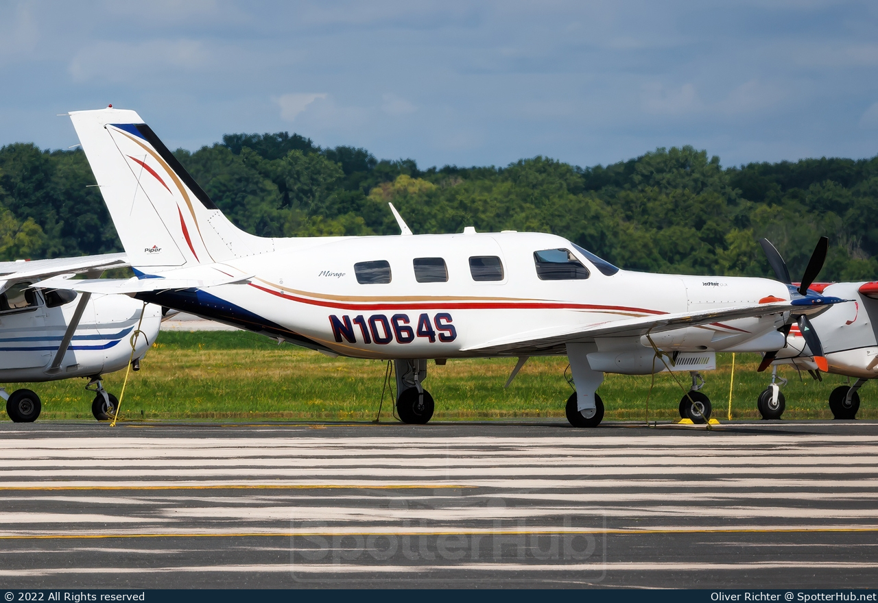Photo of N1064S - Piper PA-46-350P Malibu Mirage JetPROP DLX operated by Private