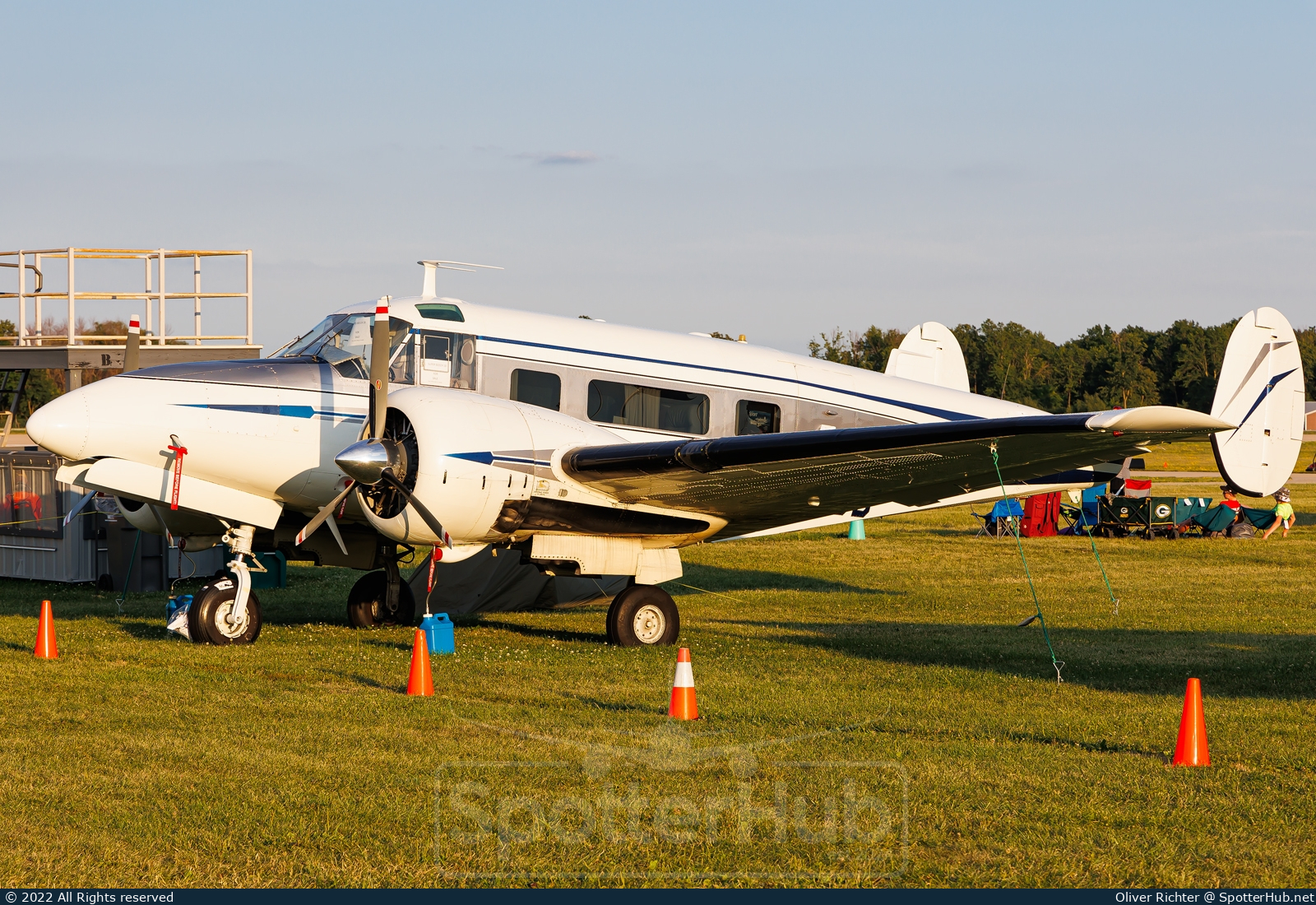Photo of N5609D - Beechcraft E18S operated by Private