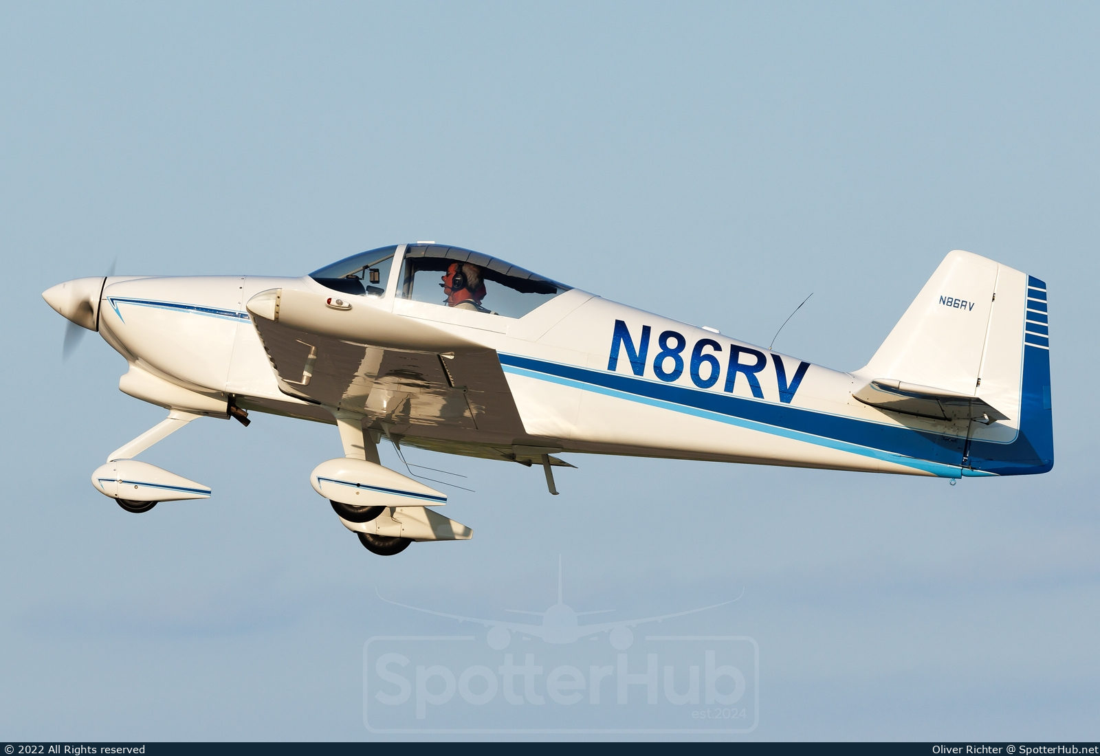 Photo of N86RV - Vans RV-6A operated by Private