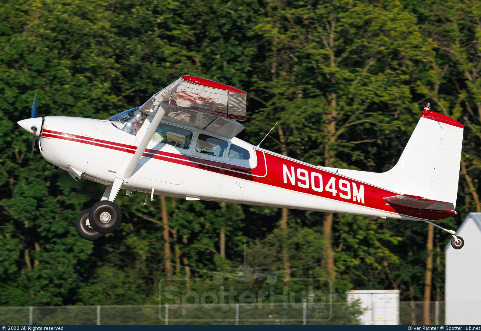 Photo of N9049M - Cessna 180H Skywagon operated by Private