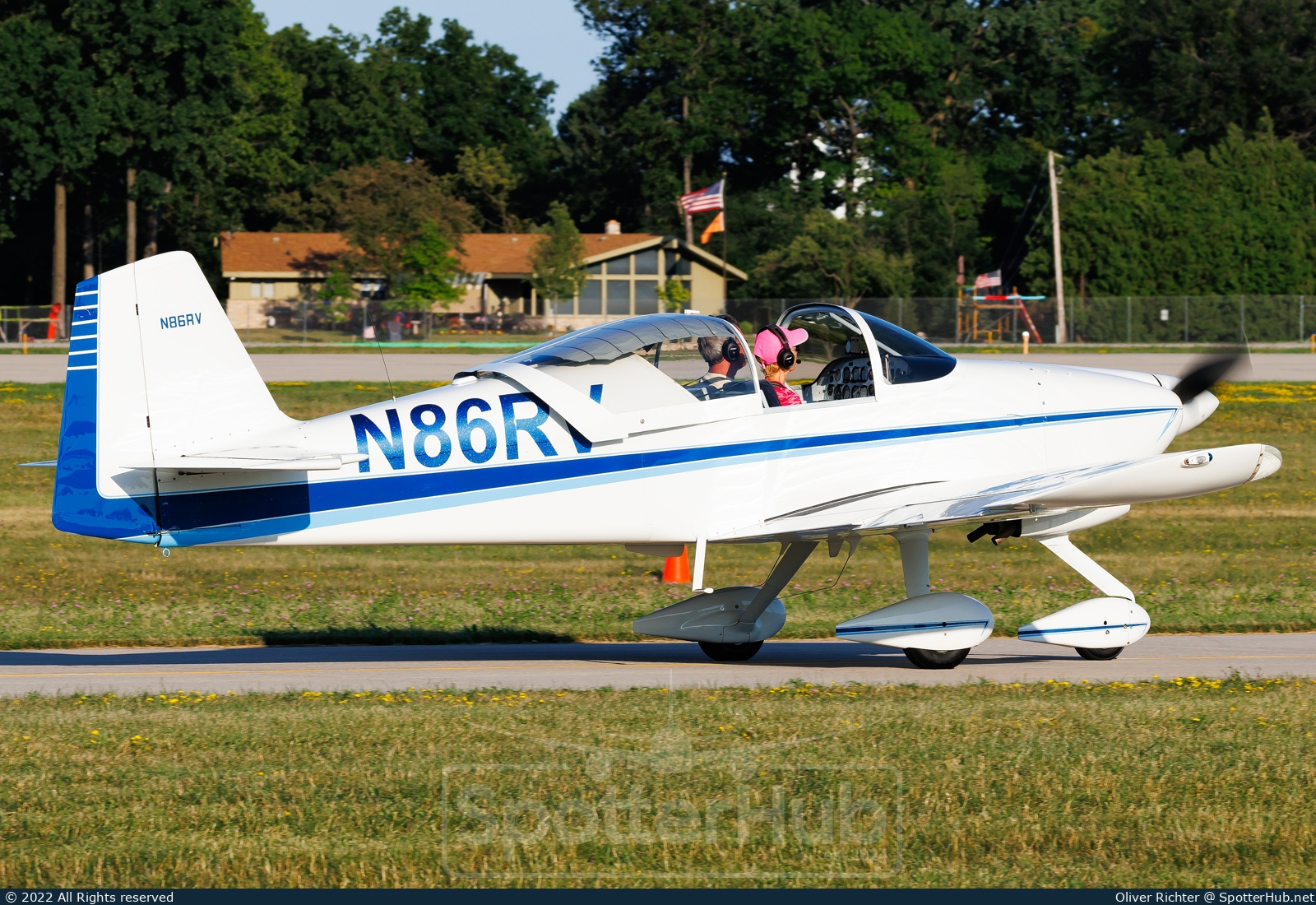 Photo of N86RV - Vans RV-6A operated by Private