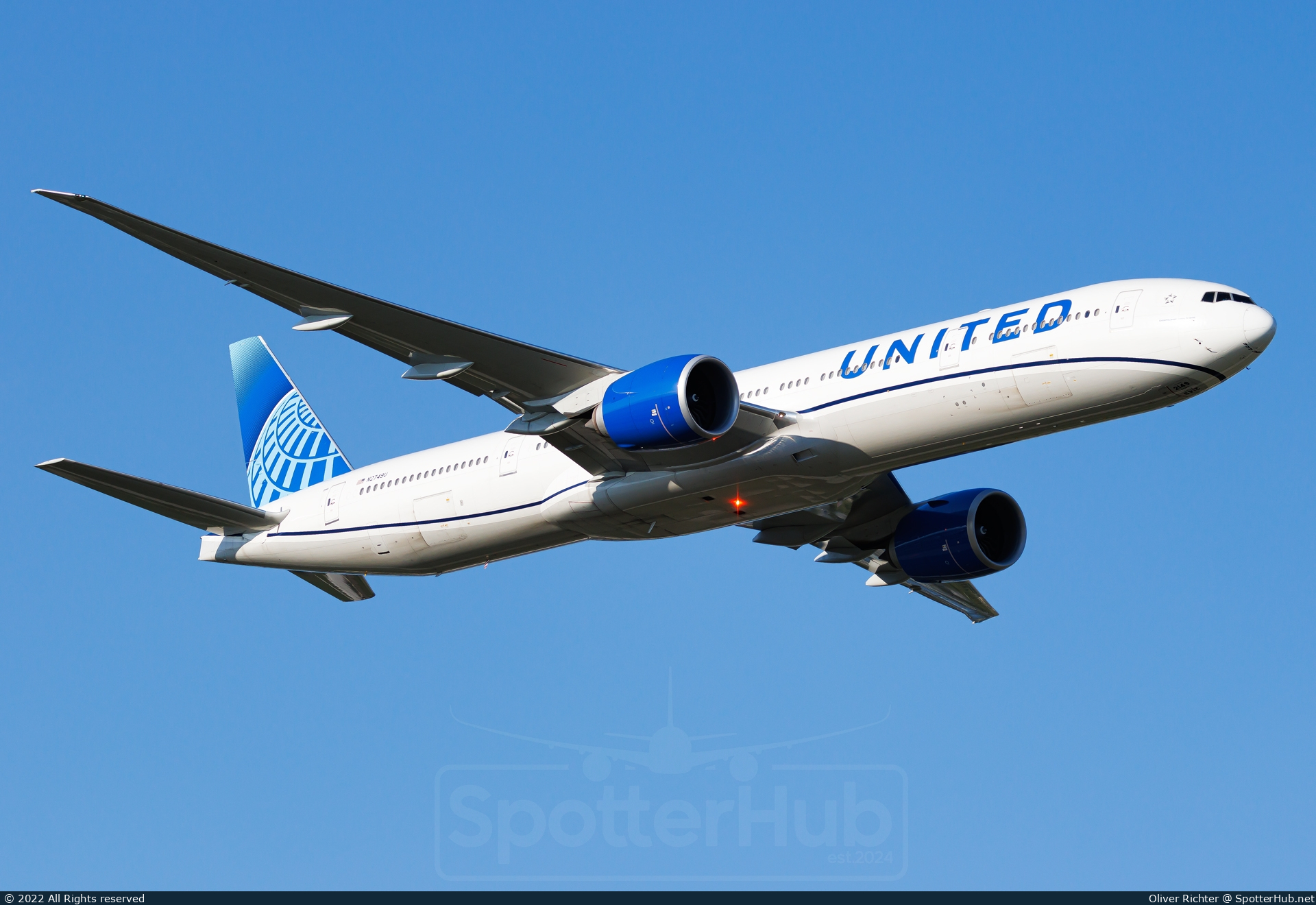 Photo of N2749U - Boeing 777-322(ER) operated by United Airlines