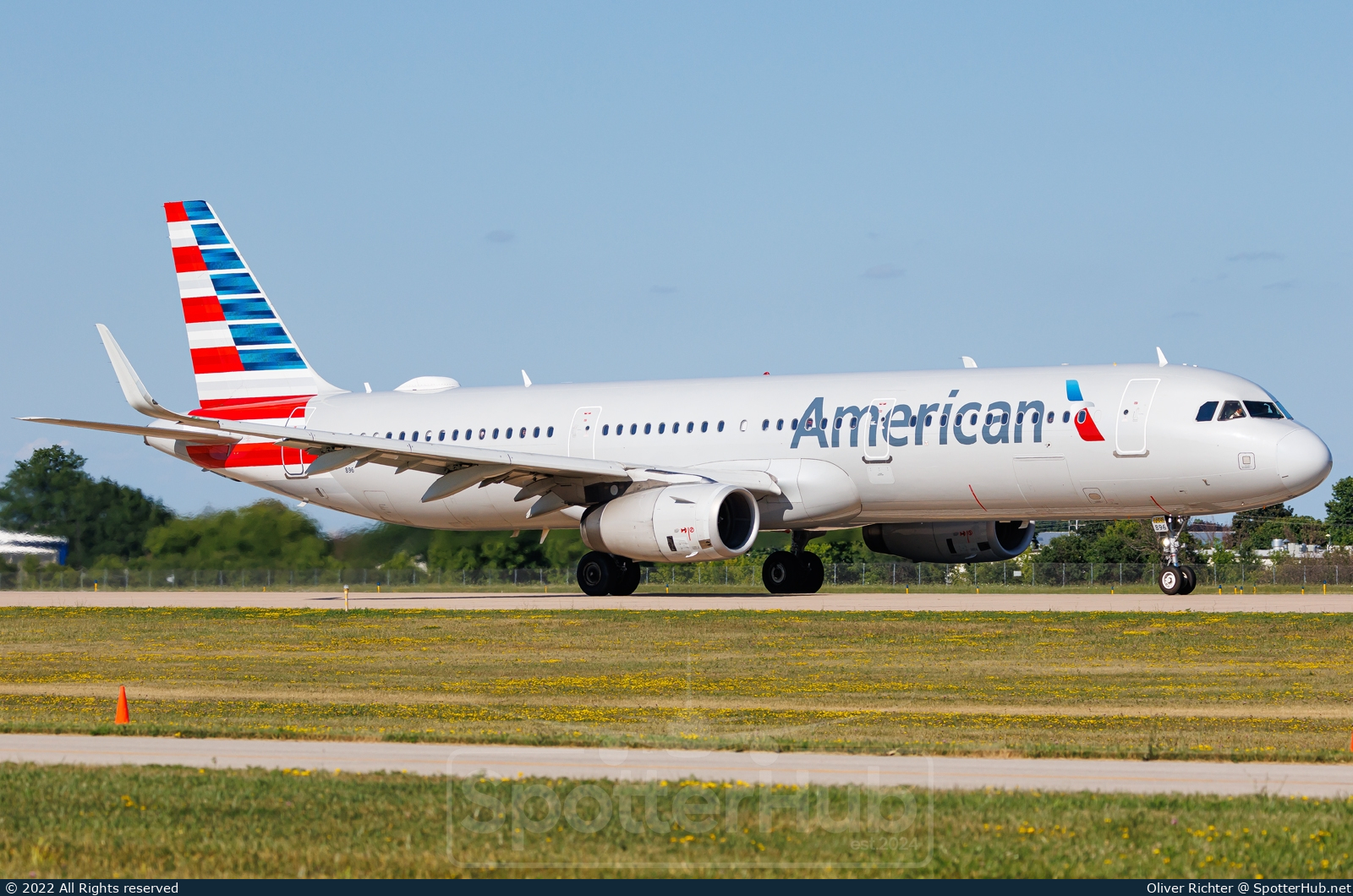 Photo of N164NN - Airbus A321-231 operated by American Airlines