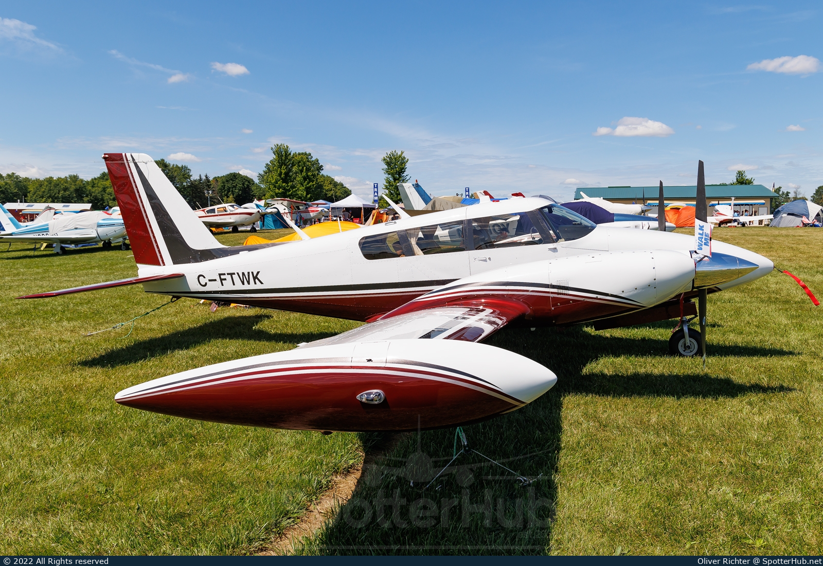 Photo of C-FTWK - Piper PA-30-160 Twin Comanche B operated by Private