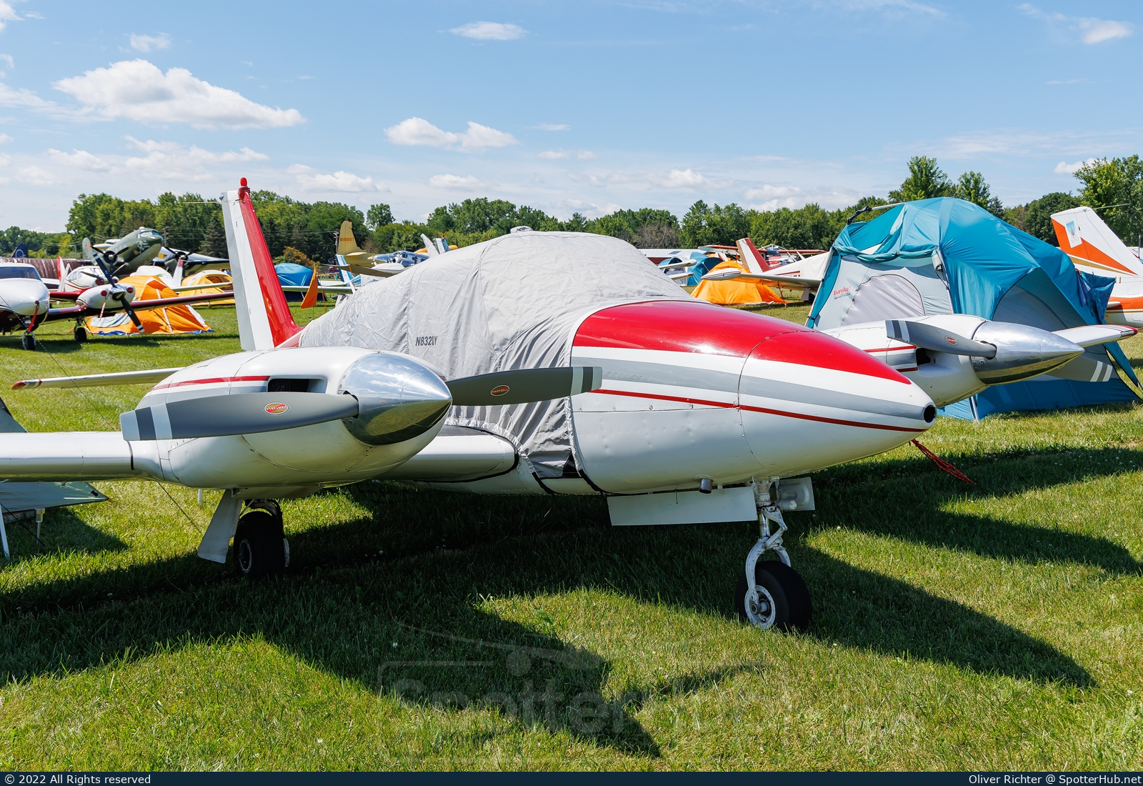 Photo of N8320Y - Piper PA-30-160 Twin Comanche B operated by Private